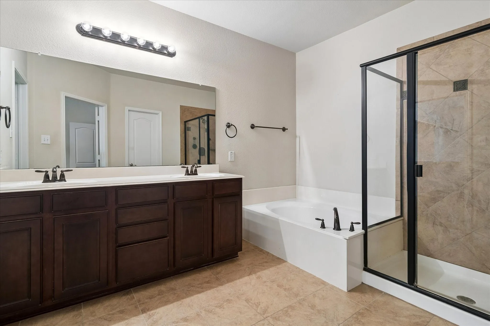 Townhouse For Sale in Collin County , 5566 Grosseto Drive, Frisco, Texas 75034, 2 Bedrooms, 3 Bathrooms, 2 Garage spaces, 1,670 Sqft, built in 2008, Price $360,000, mls#21318363, Real Estate Agent in Frisco, Homes For Sale in Collin county, Homes For Sale in Frisco, Realtor in Frisco Texas, Real Estate Brokerage Independent Realty Texas, Luminita Cordes Realtor