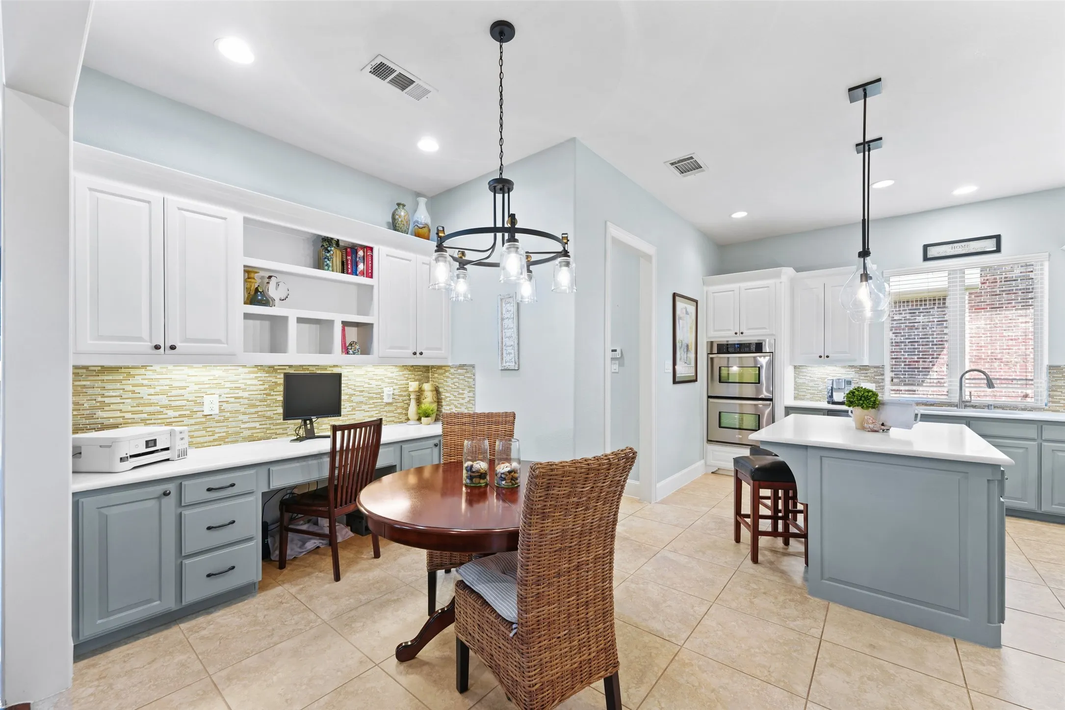 Single Family Residence For Sale in Collin County , 8747 Kelvington Drive, Frisco, Texas 75035, 4 Bedroom, 4 Bathroom, 3 Garage spaces, 3,435 Sqft, built in 2011, mls#21283416, Real Estate Agent in Frisco, Homes For Sale in Collin county, Homes For Sale in Frisco, Realtor in Frisco Texas, Real Estate Brokerage Independent Realty Texas, Luminita Cordes Realtor