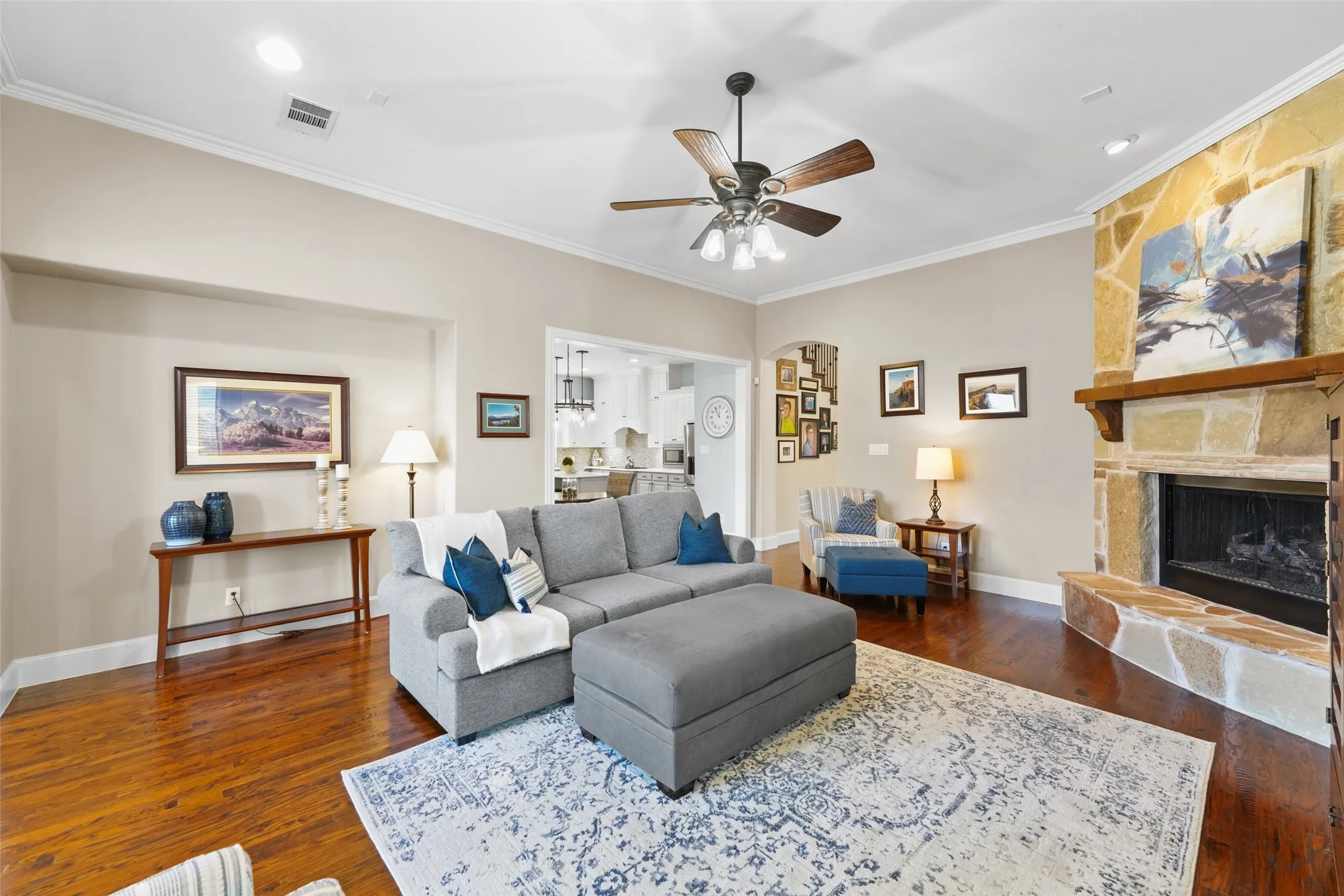 Single Family Residence For Sale in Collin County , 8747 Kelvington Drive, Frisco, Texas 75035, 4 Bedroom, 4 Bathroom, 3 Garage spaces, 3,435 Sqft, built in 2011, mls#21283416, Real Estate Agent in Frisco, Homes For Sale in Collin county, Homes For Sale in Frisco, Realtor in Frisco Texas, Real Estate Brokerage Independent Realty Texas, Luminita Cordes Realtor