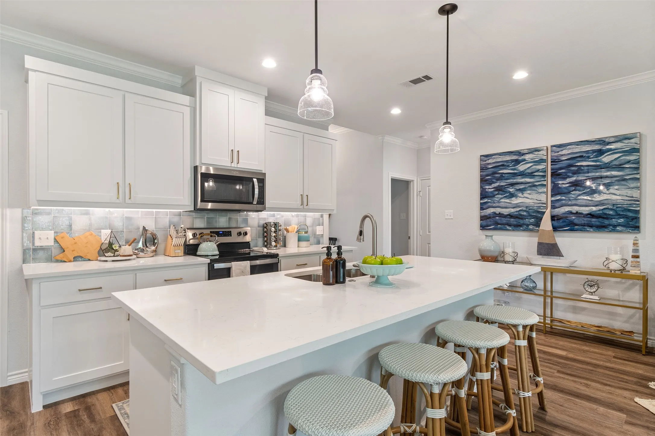Single Family Residence For Sale in Henderson County , 225 Ben Lacy Drive, Gun Barrel City, Texas 75156, 3 Bedroom, 2 Bathroom, 2 Garage spaces, 1,572 Sqft, built in 2022, mls#21318557, Real Estate Agent in Gun Barrel City, Homes For Sale in Henderson county, Homes For Sale in Gun Barrel City, Realtor in Gun Barrel City Texas, Real Estate Brokerage Independent Realty Texas, Luminita Cordes Realtor