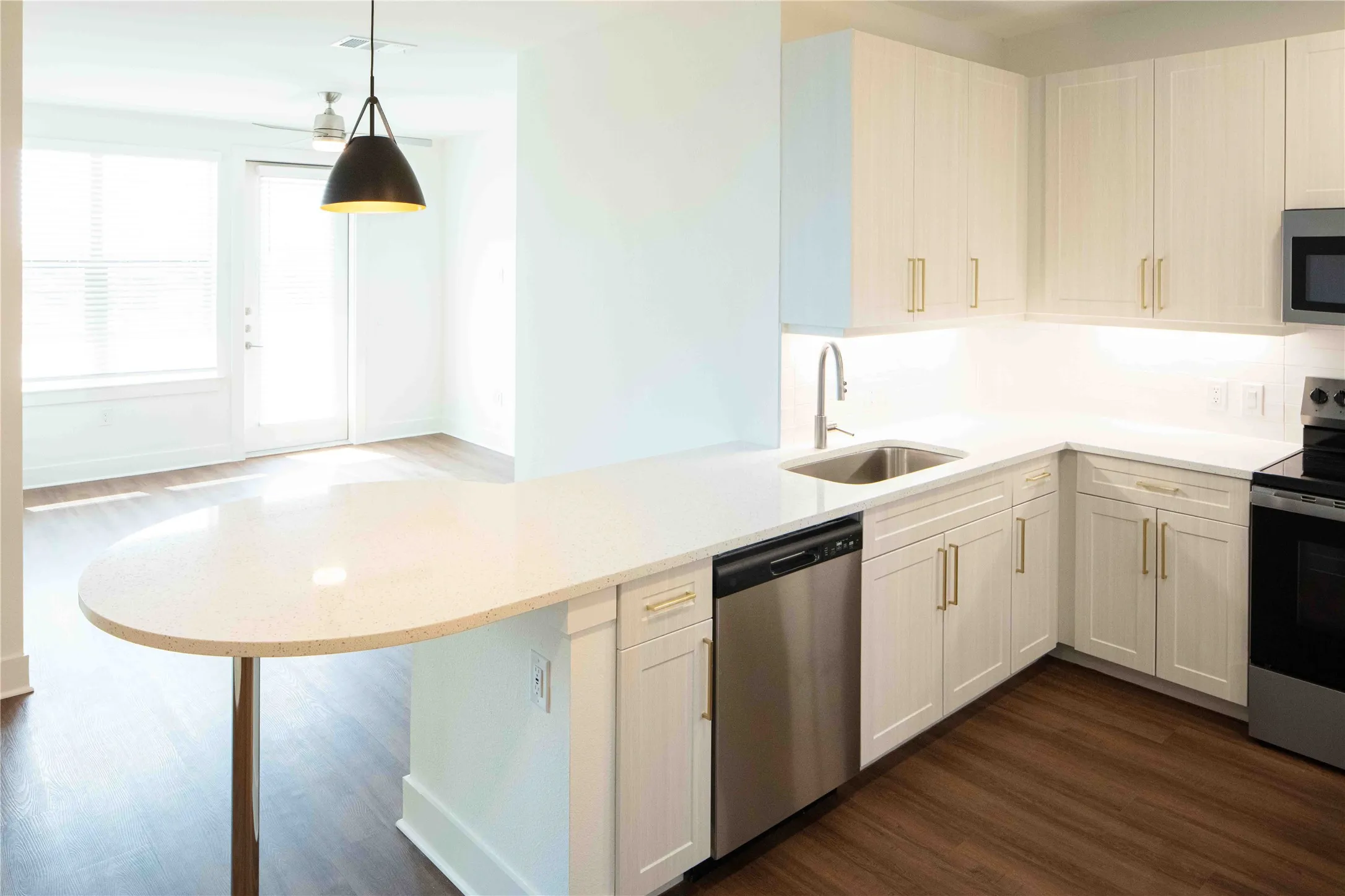 Apartment For Rent in Denton County , 108 N US 377 202, Roanoke, Texas 76262, 2 Bedroom, 2 Bathroom, Garage spaces, 1,291 Sqft, built in 2025, mls#21318562, Real Estate Agent in Roanoke, Homes For Rent in Denton county, Homes For Rent in Roanoke, Realtor in Roanoke Texas, Real Estate Brokerage Independent Realty Texas, Luminita Cordes Realtor