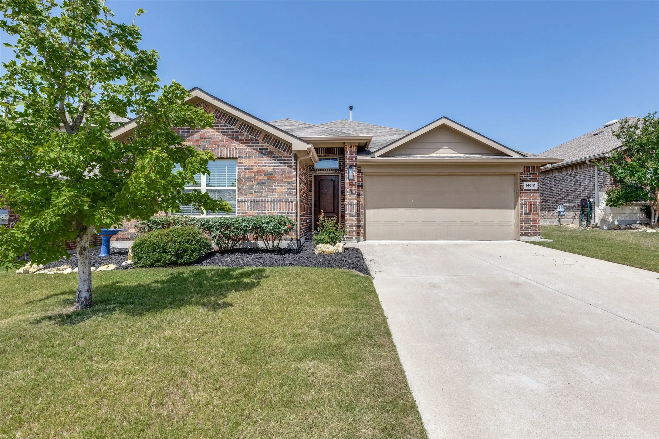 Single Family Residence For Sale in Denton County , 14641 San Pablo Drive, Fort Worth, Texas 76052, 3 Bedroom, 2 Bathroom, 2 Garage spaces, 1,536 Sqft, built in 2016, mls#21316034, Real Estate Agent in Fort Worth, Homes For Sale in Denton county, Homes For Sale in Fort Worth, Realtor in Fort Worth Texas, Real Estate Brokerage Independent Realty Texas, Luminita Cordes Realtor