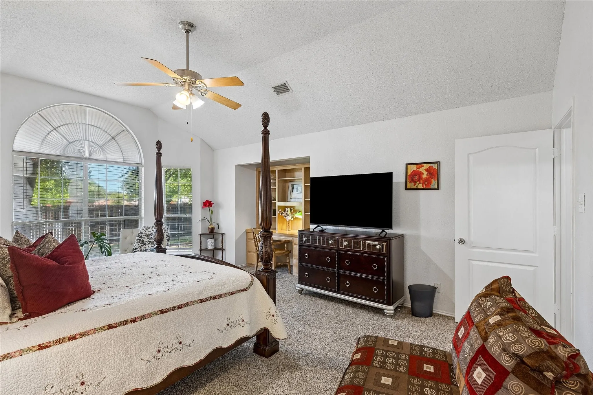 Built in desk, bay windows, your own sitting area.. so much here.