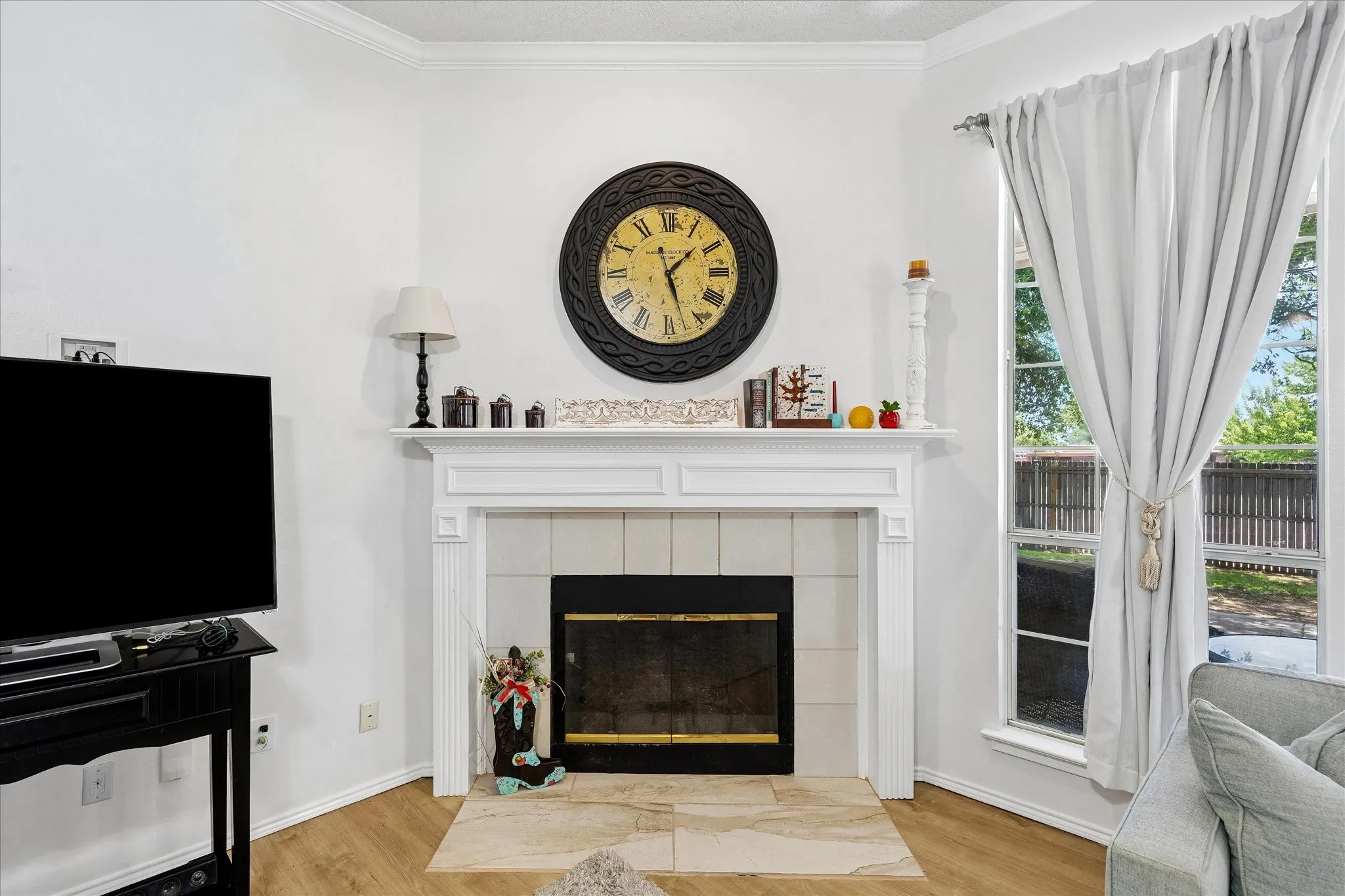 Wood Burning Fireplace for those cold days.