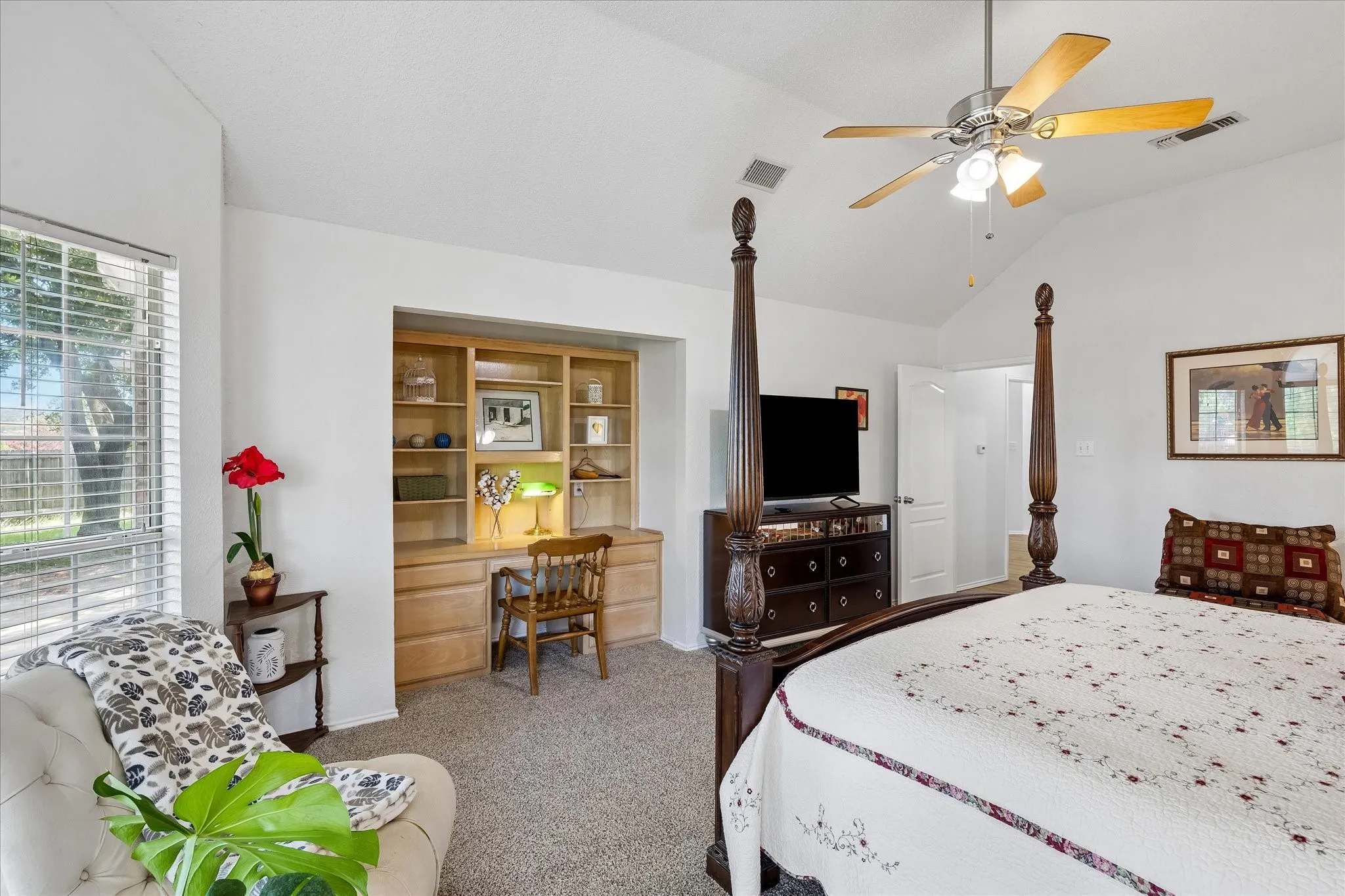 The Primary is split from the secondary bedrooms so making this your own sanctuary is absolutely do-able.