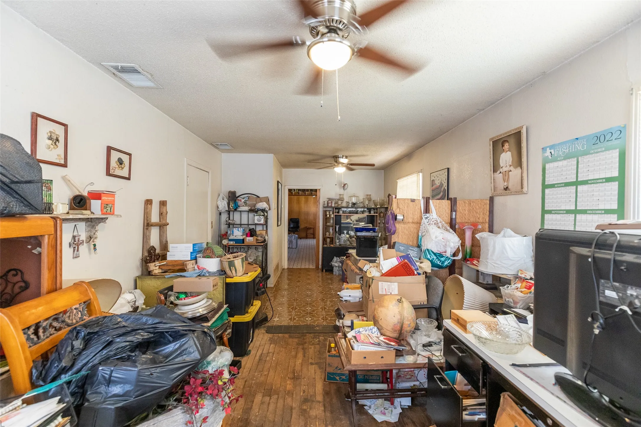Single Family Residence For Sale in Taylor County , 1407 Herring, Merkel, Texas 79536, 2 Bedroom, 2 Bathroom, Garage spaces, 1,341 Sqft, built in 1956, mls#21318039, Real Estate Agent in Merkel, Homes For Sale in Taylor county, Homes For Sale in Merkel, Realtor in Merkel Texas, Real Estate Brokerage Independent Realty Texas, Luminita Cordes Realtor