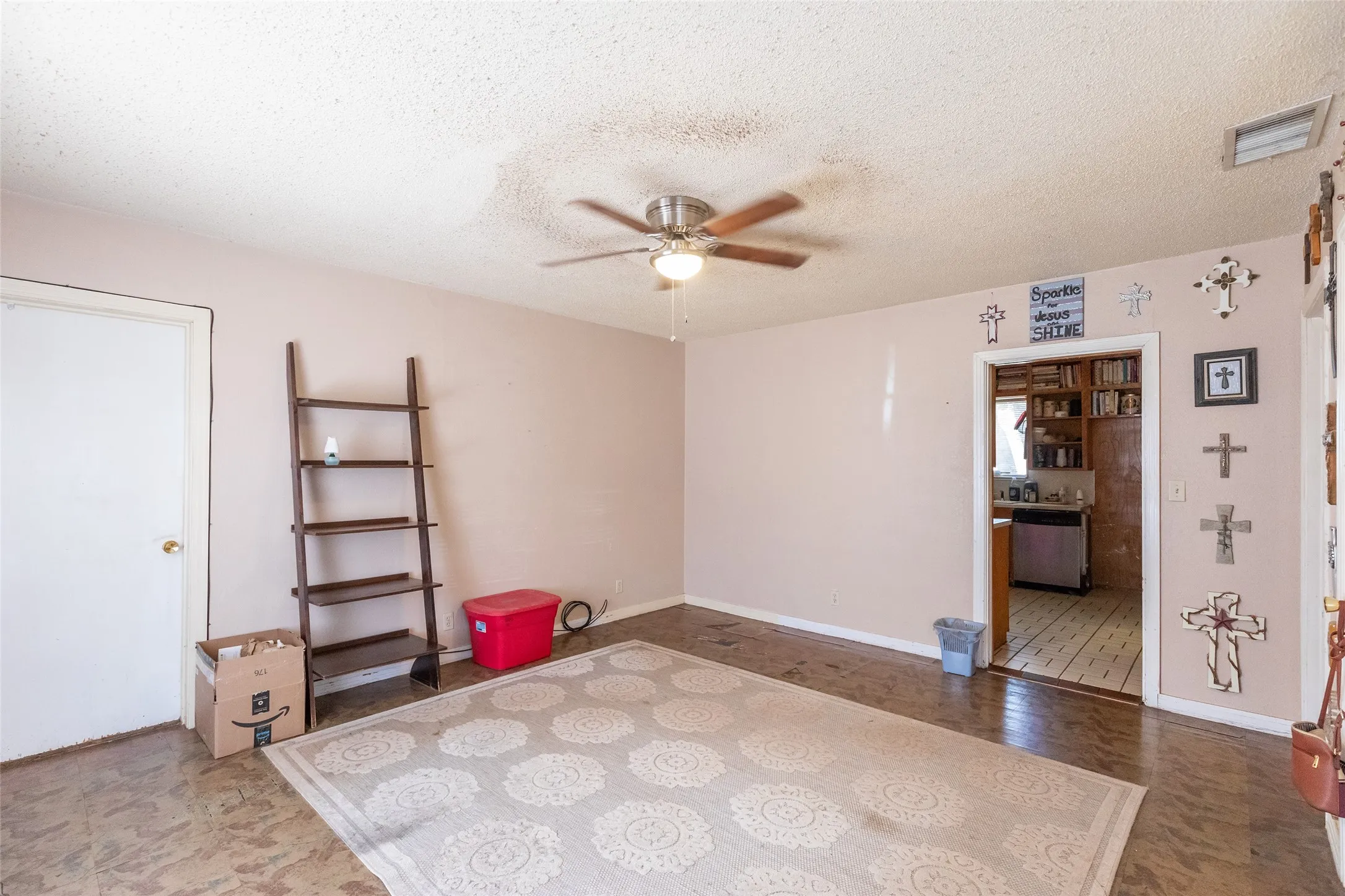 Single Family Residence For Sale in Taylor County , 1407 Herring, Merkel, Texas 79536, 2 Bedroom, 2 Bathroom, Garage spaces, 1,341 Sqft, built in 1956, mls#21318039, Real Estate Agent in Merkel, Homes For Sale in Taylor county, Homes For Sale in Merkel, Realtor in Merkel Texas, Real Estate Brokerage Independent Realty Texas, Luminita Cordes Realtor