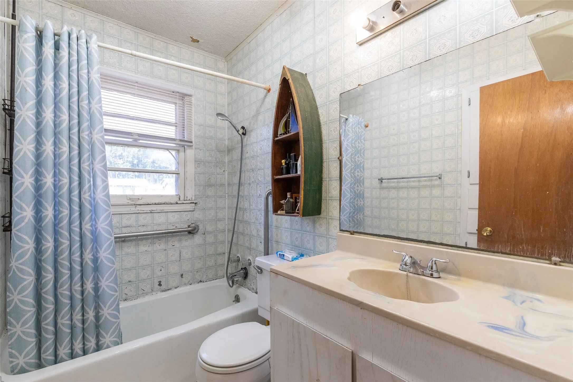 Single Family Residence For Sale in Taylor County , 1407 Herring, Merkel, Texas 79536, 2 Bedroom, 2 Bathroom, Garage spaces, 1,341 Sqft, built in 1956, mls#21318039, Real Estate Agent in Merkel, Homes For Sale in Taylor county, Homes For Sale in Merkel, Realtor in Merkel Texas, Real Estate Brokerage Independent Realty Texas, Luminita Cordes Realtor