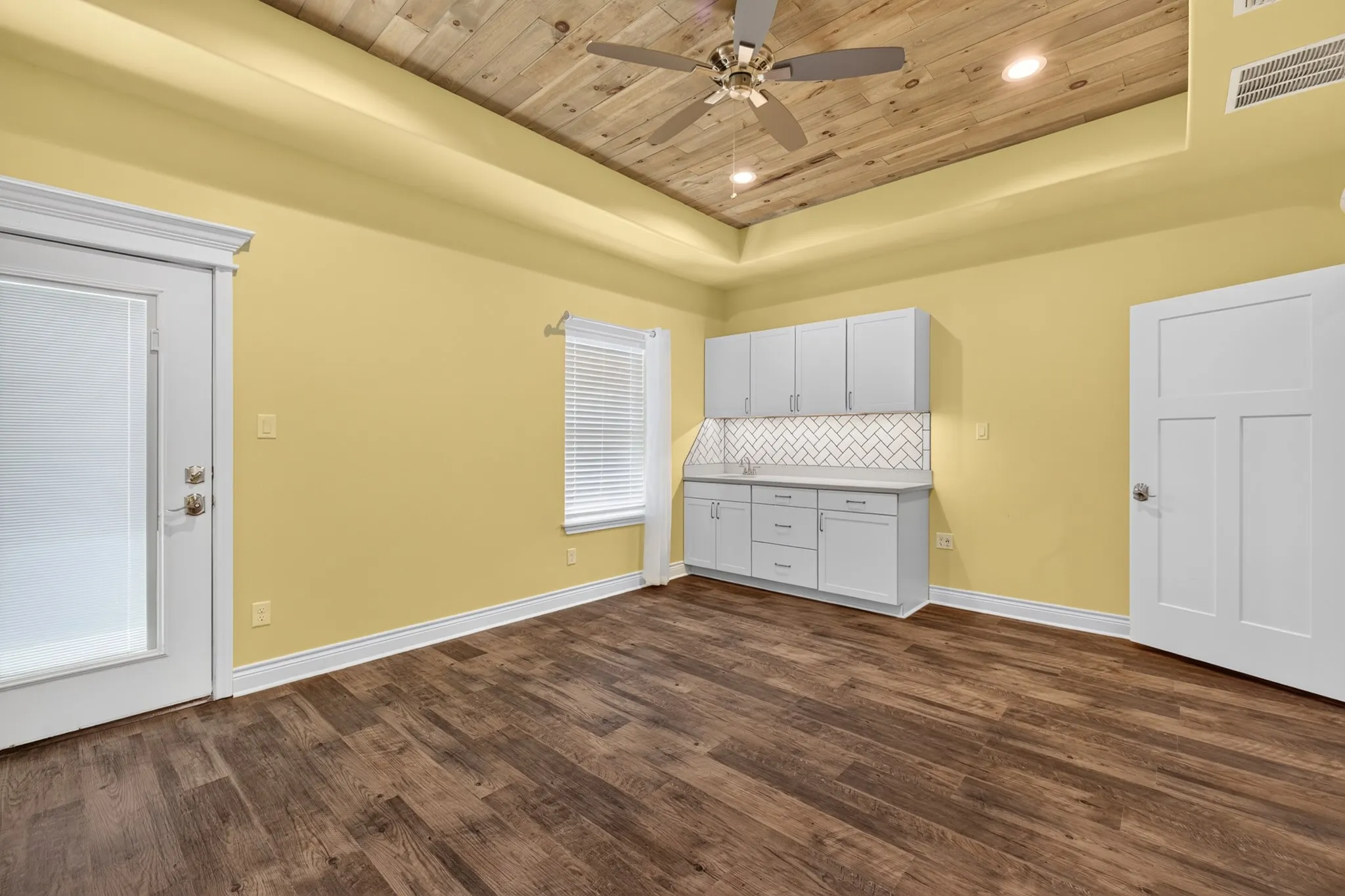 Office For Sale in Taylor County , 2426 Lincoln Drive, Abilene, Texas 79601, 0, 0, Garage spaces, 0 Sqft, built in 2021, mls#21317666, Real Estate Agent in Abilene, Homes For Sale in Taylor county, Homes For Sale in Abilene, Realtor in Abilene Texas, Real Estate Brokerage Independent Realty Texas, Luminita Cordes Realtor