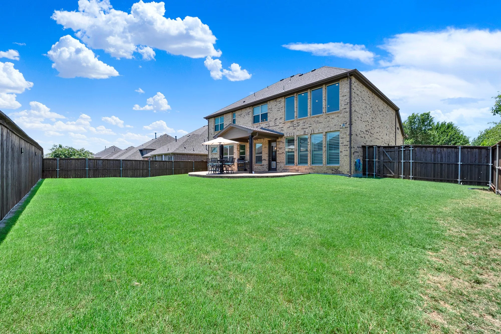 Single Family Residence For Sale in Collin County , 13882 Gibraltar Lane, Frisco, Texas 75035, 5 Bedroom, 5 Bathroom, 2 Garage spaces, 3,582 Sqft, built in 2016, mls#21316015, Real Estate Agent in Frisco, Homes For Sale in Collin county, Homes For Sale in Frisco, Realtor in Frisco Texas, Real Estate Brokerage Independent Realty Texas, Luminita Cordes Realtor