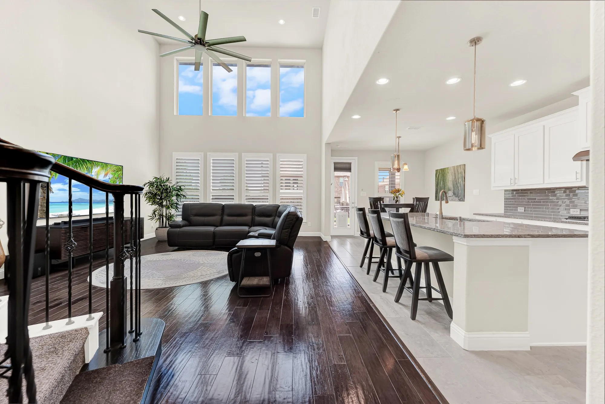 Single Family Residence For Sale in Collin County , 13882 Gibraltar Lane, Frisco, Texas 75035, 5 Bedroom, 5 Bathroom, 2 Garage spaces, 3,582 Sqft, built in 2016, mls#21316015, Real Estate Agent in Frisco, Homes For Sale in Collin county, Homes For Sale in Frisco, Realtor in Frisco Texas, Real Estate Brokerage Independent Realty Texas, Luminita Cordes Realtor