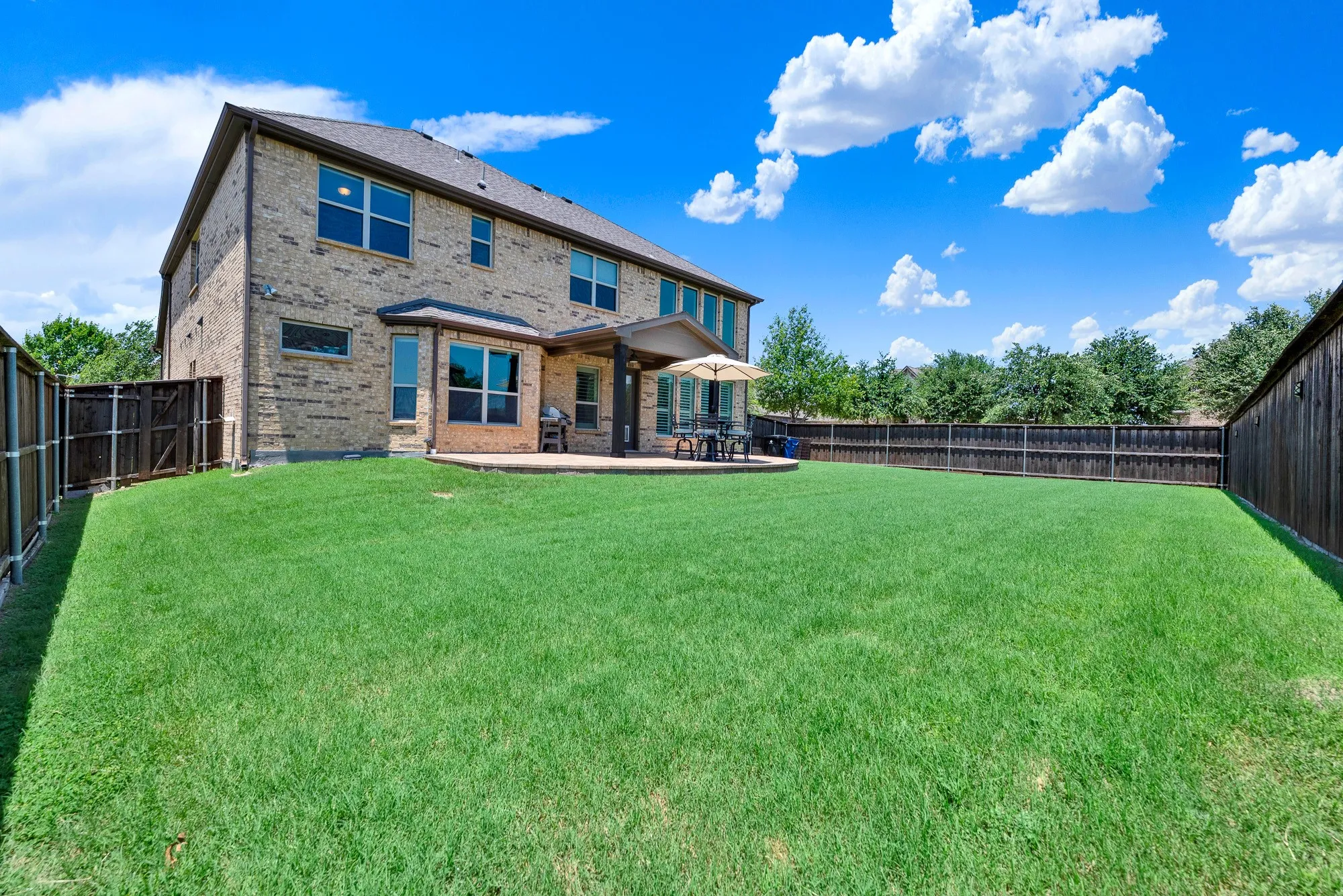Single Family Residence For Sale in Collin County , 13882 Gibraltar Lane, Frisco, Texas 75035, 5 Bedroom, 5 Bathroom, 2 Garage spaces, 3,582 Sqft, built in 2016, mls#21316015, Real Estate Agent in Frisco, Homes For Sale in Collin county, Homes For Sale in Frisco, Realtor in Frisco Texas, Real Estate Brokerage Independent Realty Texas, Luminita Cordes Realtor