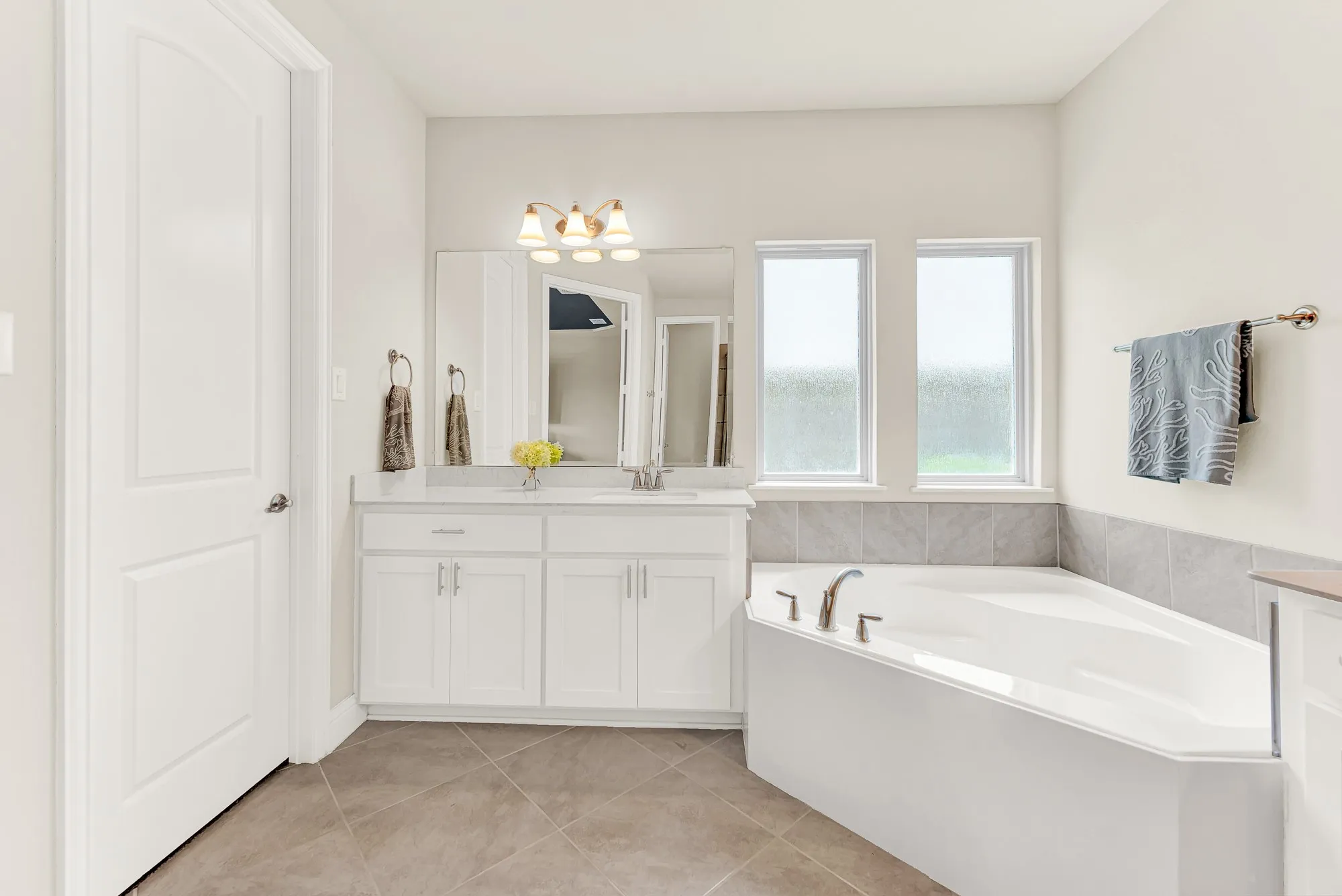 Single Family Residence For Sale in Collin County , 13882 Gibraltar Lane, Frisco, Texas 75035, 5 Bedroom, 5 Bathroom, 2 Garage spaces, 3,582 Sqft, built in 2016, mls#21316015, Real Estate Agent in Frisco, Homes For Sale in Collin county, Homes For Sale in Frisco, Realtor in Frisco Texas, Real Estate Brokerage Independent Realty Texas, Luminita Cordes Realtor
