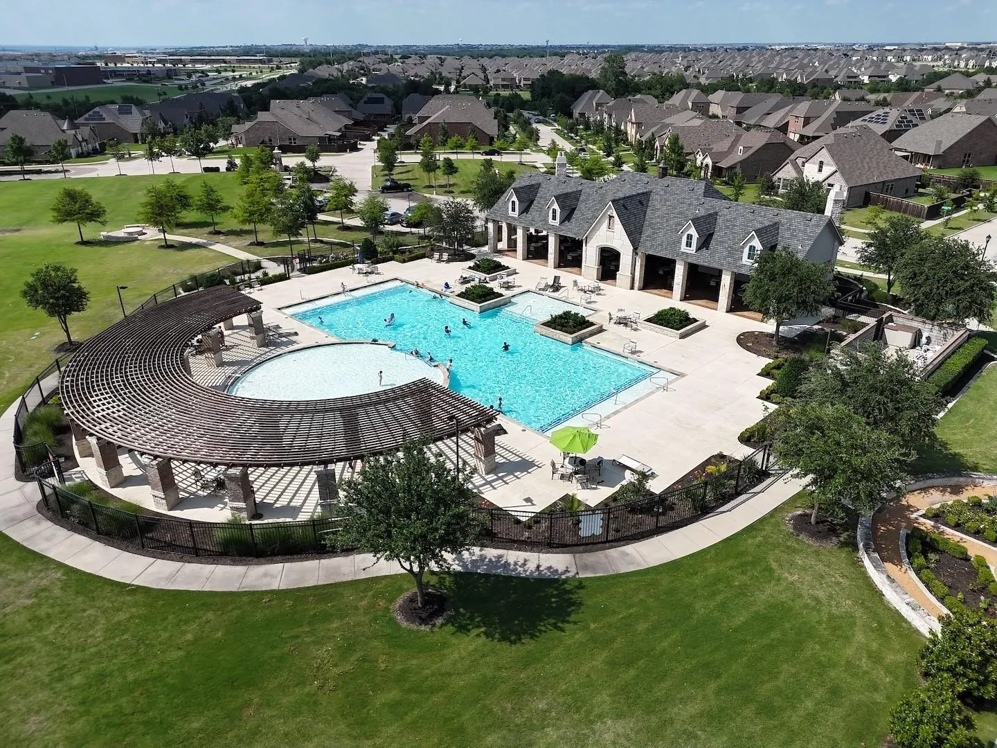 Single Family Residence For Sale in Collin County , 13882 Gibraltar Lane, Frisco, Texas 75035, 5 Bedroom, 5 Bathroom, 2 Garage spaces, 3,582 Sqft, built in 2016, mls#21316015, Real Estate Agent in Frisco, Homes For Sale in Collin county, Homes For Sale in Frisco, Realtor in Frisco Texas, Real Estate Brokerage Independent Realty Texas, Luminita Cordes Realtor
