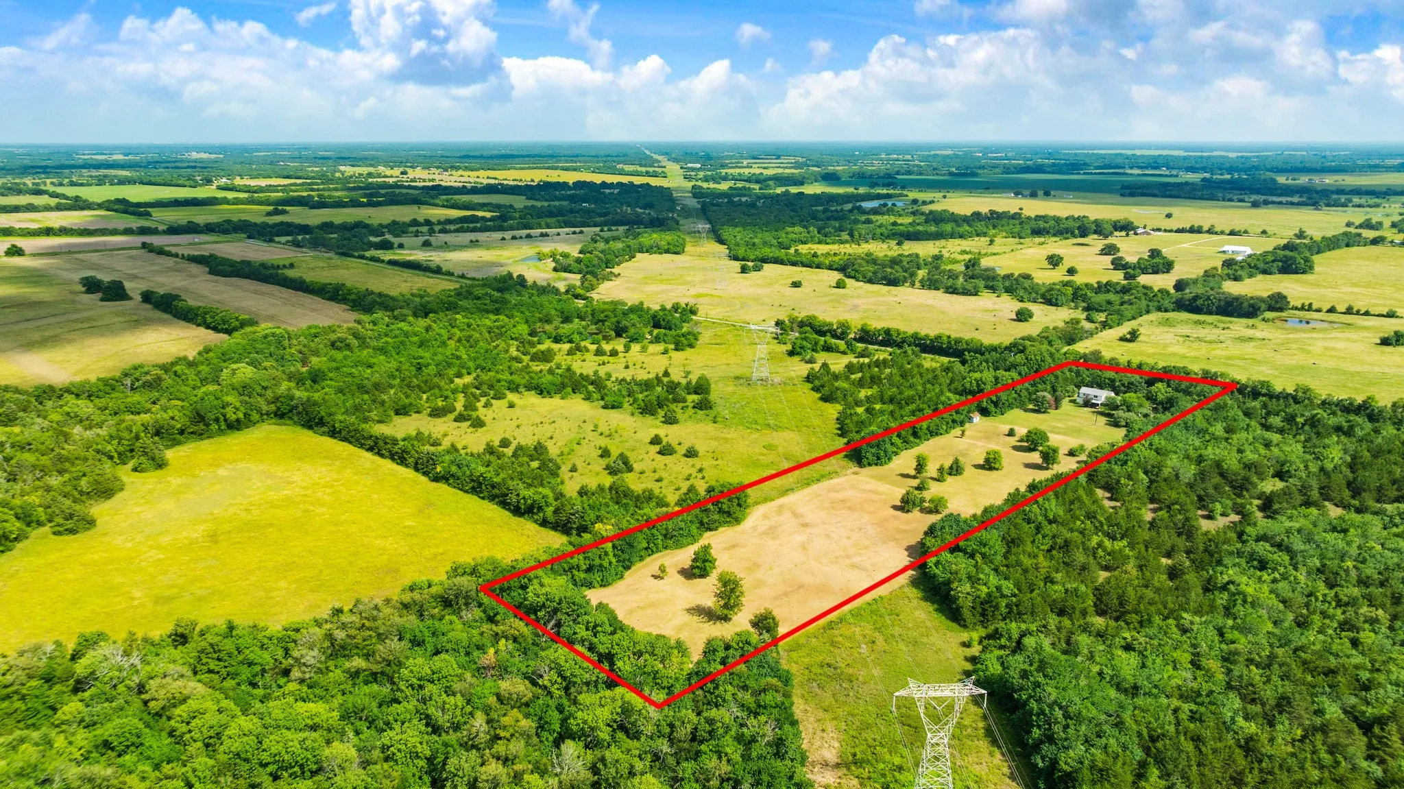 Single Family Residence For Sale in Lamar County , 1269 County Road 12650, Paris, Texas 75462, 5 Bedroom, 3 Bathroom, 2 Garage spaces, 2,982 Sqft, built in 1998, mls#21317007, Real Estate Agent in Paris, Homes For Sale in Lamar county, Homes For Sale in Paris, Realtor in Paris Texas, Real Estate Brokerage Independent Realty Texas, Luminita Cordes Realtor