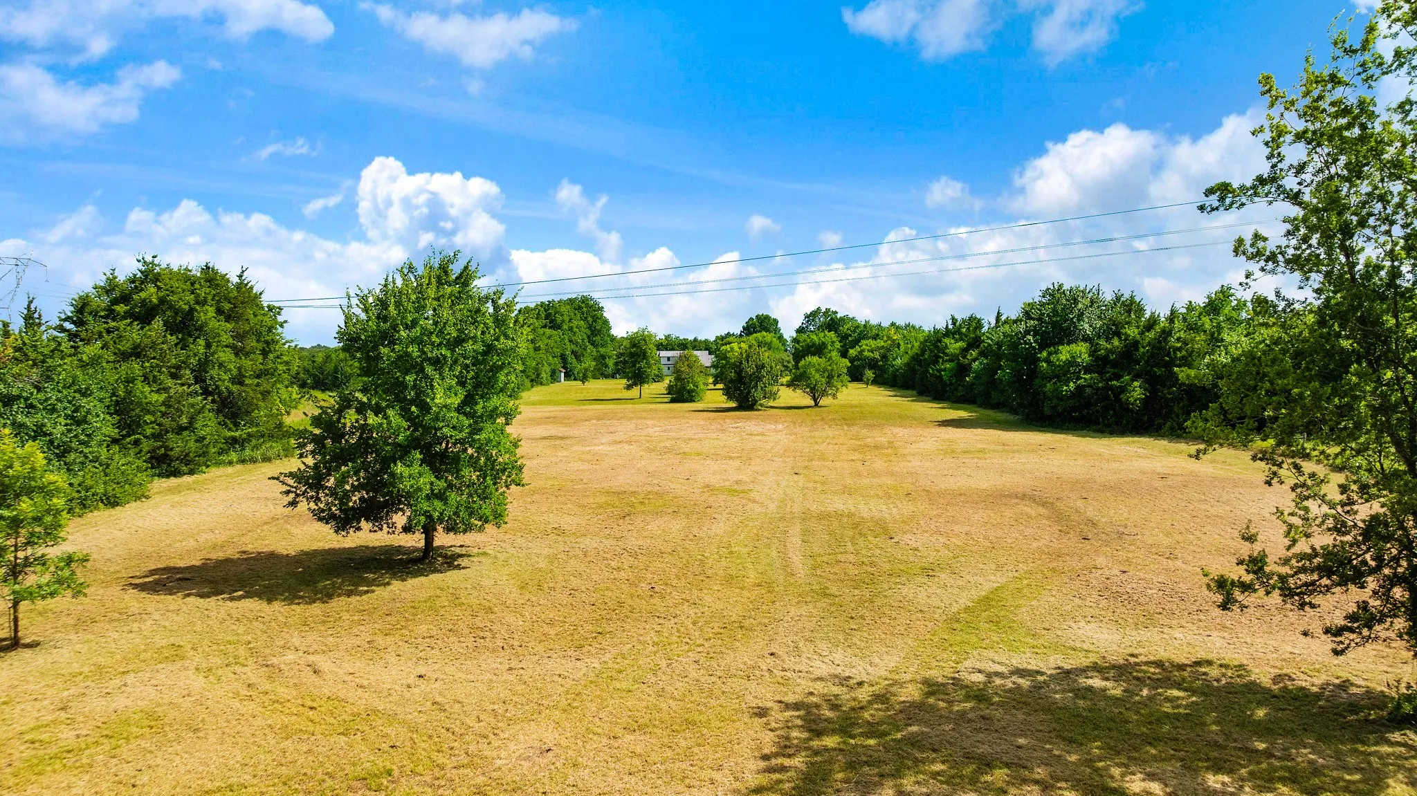 Single Family Residence For Sale in Lamar County , 1269 County Road 12650, Paris, Texas 75462, 5 Bedroom, 3 Bathroom, 2 Garage spaces, 2,982 Sqft, built in 1998, mls#21317007, Real Estate Agent in Paris, Homes For Sale in Lamar county, Homes For Sale in Paris, Realtor in Paris Texas, Real Estate Brokerage Independent Realty Texas, Luminita Cordes Realtor