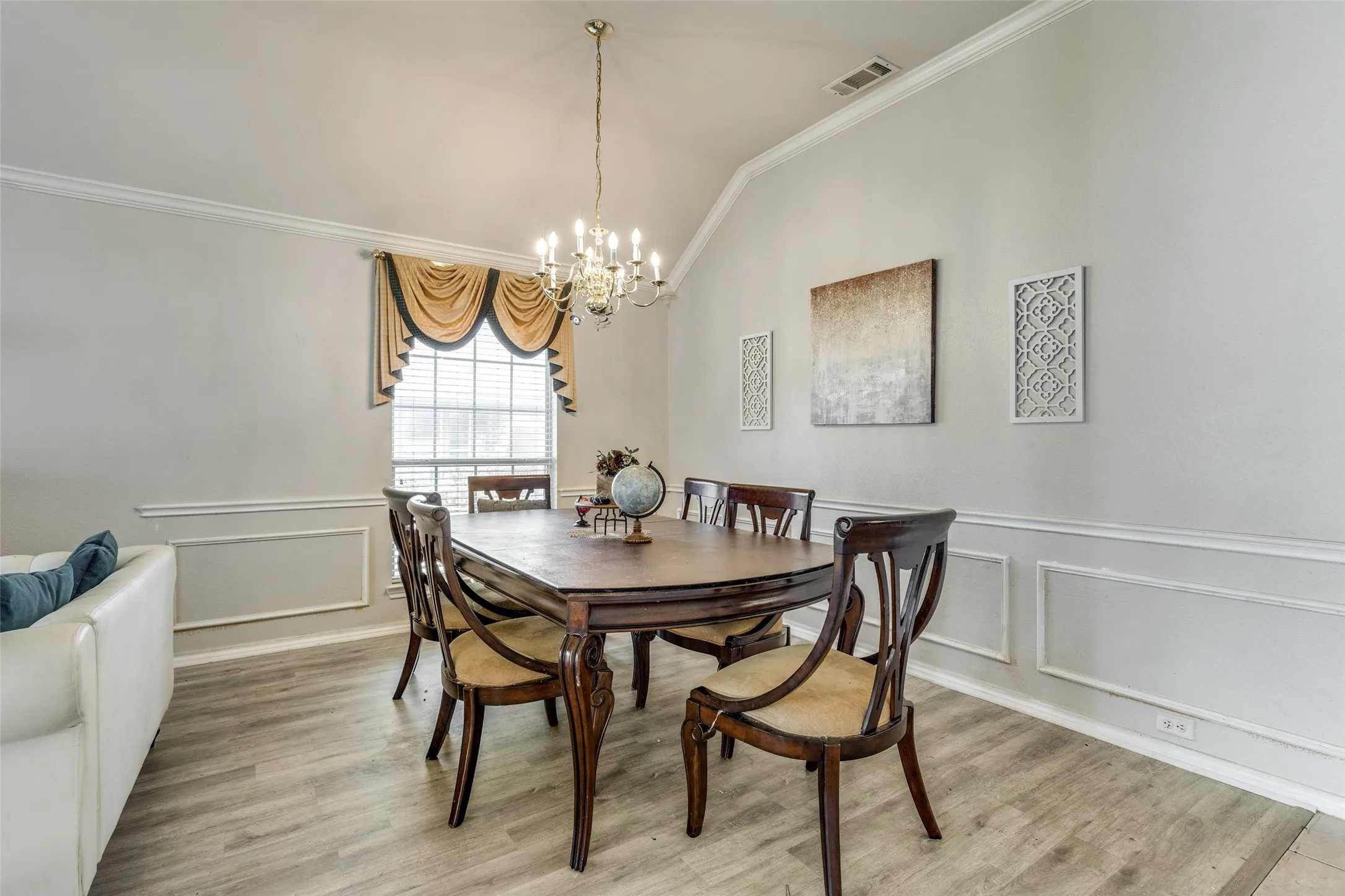 Single Family Residence For Sale in Tarrant County , 10812 Grayhawk Lane, Fort Worth, Texas 76244, 3 Bedroom, 2 Bathroom, 2 Garage spaces, 2,690 Sqft, built in 2002, mls#21318599, Real Estate Agent in Fort Worth, Homes For Sale in Tarrant county, Homes For Sale in Fort Worth, Realtor in Fort Worth Texas, Real Estate Brokerage Independent Realty Texas, Luminita Cordes Realtor