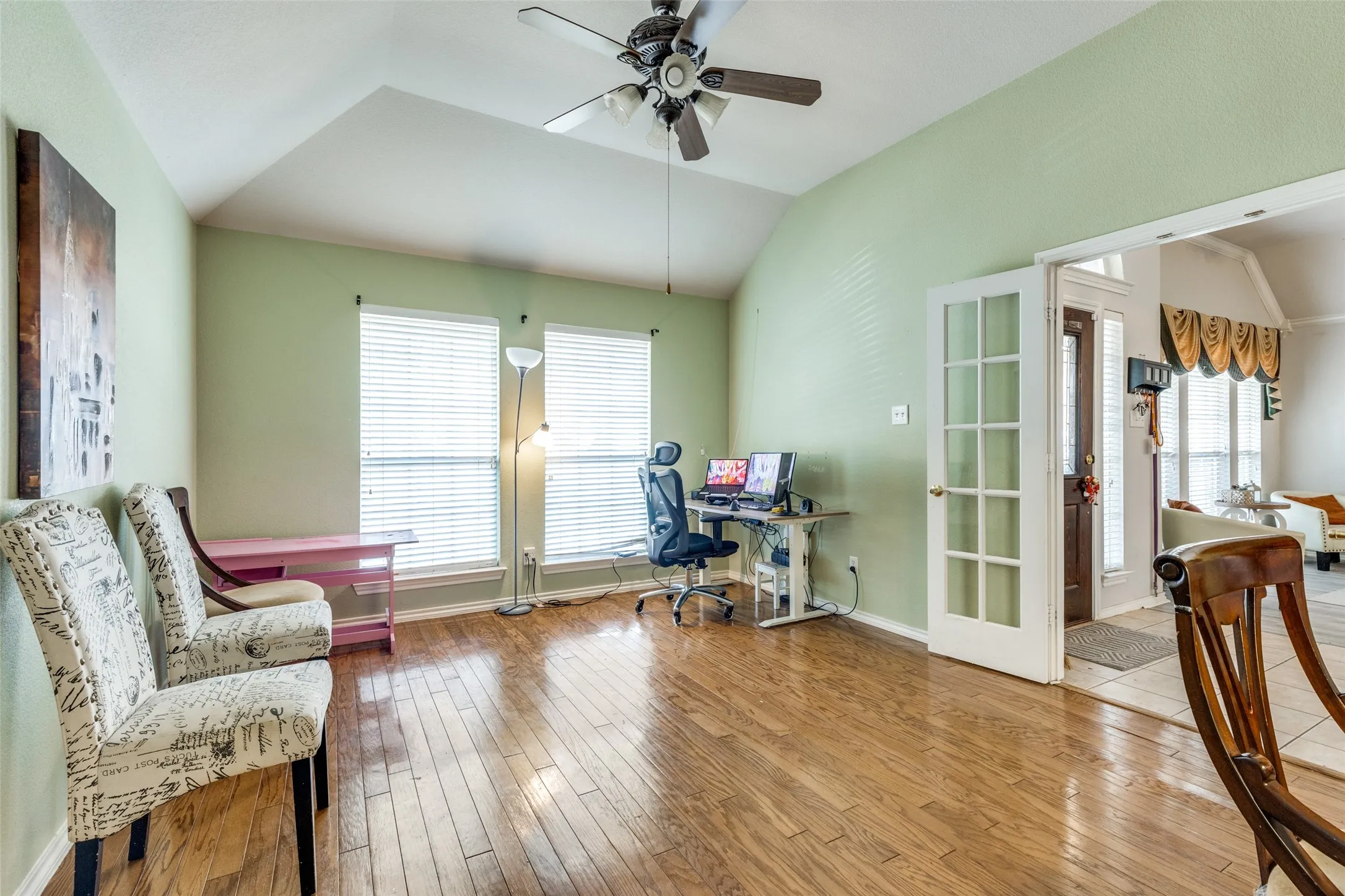 Single Family Residence For Sale in Tarrant County , 10812 Grayhawk Lane, Fort Worth, Texas 76244, 3 Bedroom, 2 Bathroom, 2 Garage spaces, 2,690 Sqft, built in 2002, mls#21318599, Real Estate Agent in Fort Worth, Homes For Sale in Tarrant county, Homes For Sale in Fort Worth, Realtor in Fort Worth Texas, Real Estate Brokerage Independent Realty Texas, Luminita Cordes Realtor