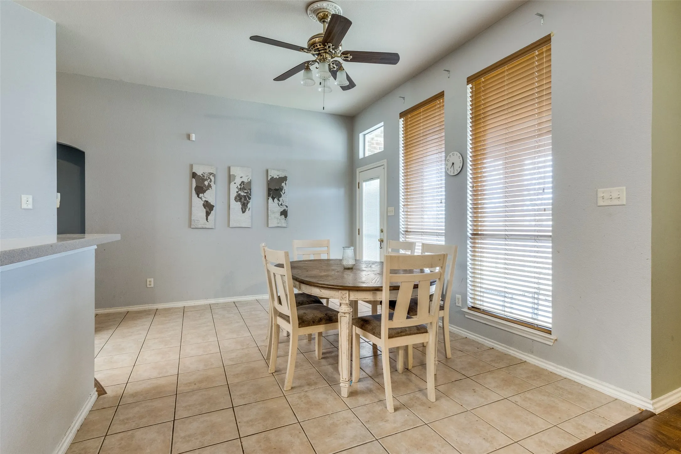 Single Family Residence For Sale in Tarrant County , 10812 Grayhawk Lane, Fort Worth, Texas 76244, 3 Bedroom, 2 Bathroom, 2 Garage spaces, 2,690 Sqft, built in 2002, mls#21318599, Real Estate Agent in Fort Worth, Homes For Sale in Tarrant county, Homes For Sale in Fort Worth, Realtor in Fort Worth Texas, Real Estate Brokerage Independent Realty Texas, Luminita Cordes Realtor
