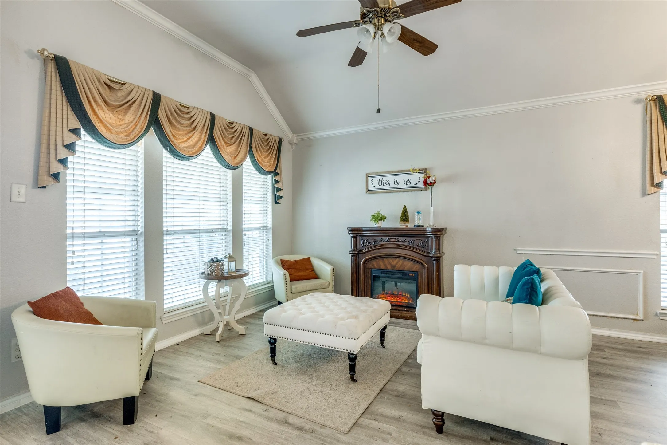Single Family Residence For Sale in Tarrant County , 10812 Grayhawk Lane, Fort Worth, Texas 76244, 3 Bedroom, 2 Bathroom, 2 Garage spaces, 2,690 Sqft, built in 2002, mls#21318599, Real Estate Agent in Fort Worth, Homes For Sale in Tarrant county, Homes For Sale in Fort Worth, Realtor in Fort Worth Texas, Real Estate Brokerage Independent Realty Texas, Luminita Cordes Realtor