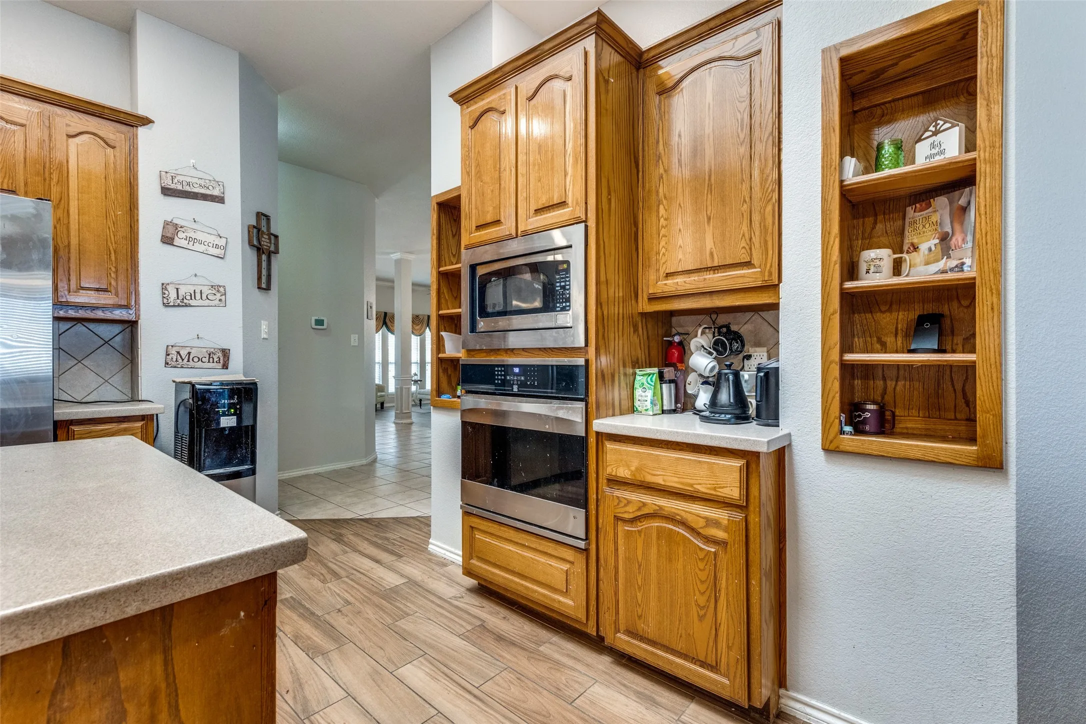 Single Family Residence For Sale in Tarrant County , 10812 Grayhawk Lane, Fort Worth, Texas 76244, 3 Bedroom, 2 Bathroom, 2 Garage spaces, 2,690 Sqft, built in 2002, mls#21318599, Real Estate Agent in Fort Worth, Homes For Sale in Tarrant county, Homes For Sale in Fort Worth, Realtor in Fort Worth Texas, Real Estate Brokerage Independent Realty Texas, Luminita Cordes Realtor