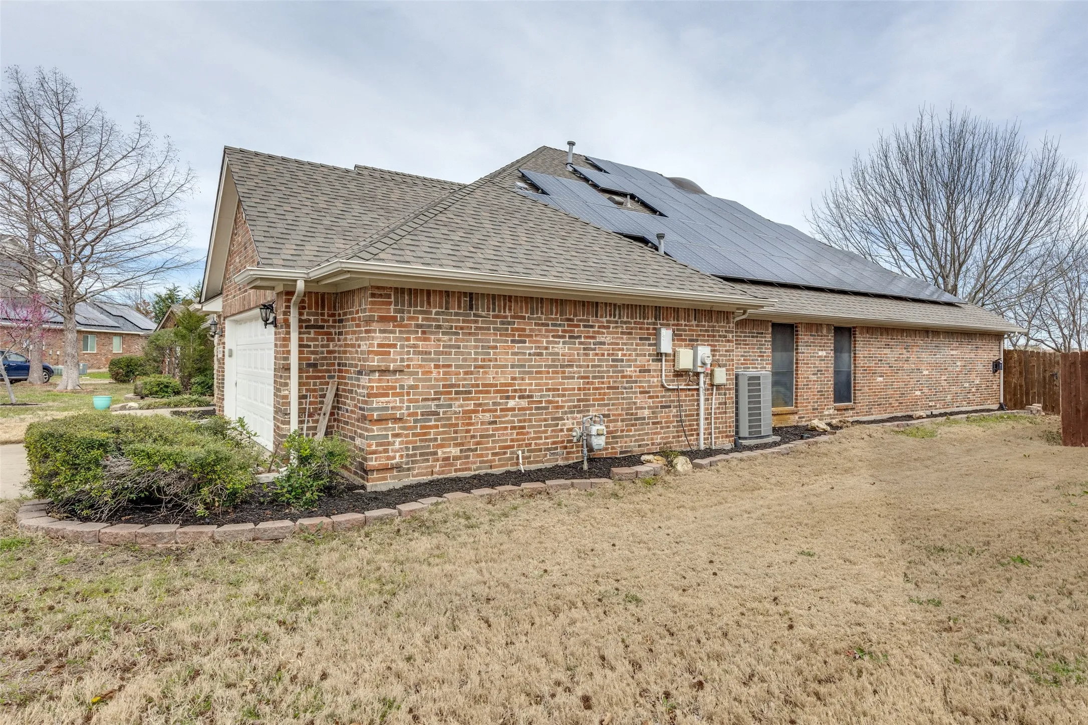 Single Family Residence For Sale in Tarrant County , 10812 Grayhawk Lane, Fort Worth, Texas 76244, 3 Bedroom, 2 Bathroom, 2 Garage spaces, 2,690 Sqft, built in 2002, mls#21318599, Real Estate Agent in Fort Worth, Homes For Sale in Tarrant county, Homes For Sale in Fort Worth, Realtor in Fort Worth Texas, Real Estate Brokerage Independent Realty Texas, Luminita Cordes Realtor