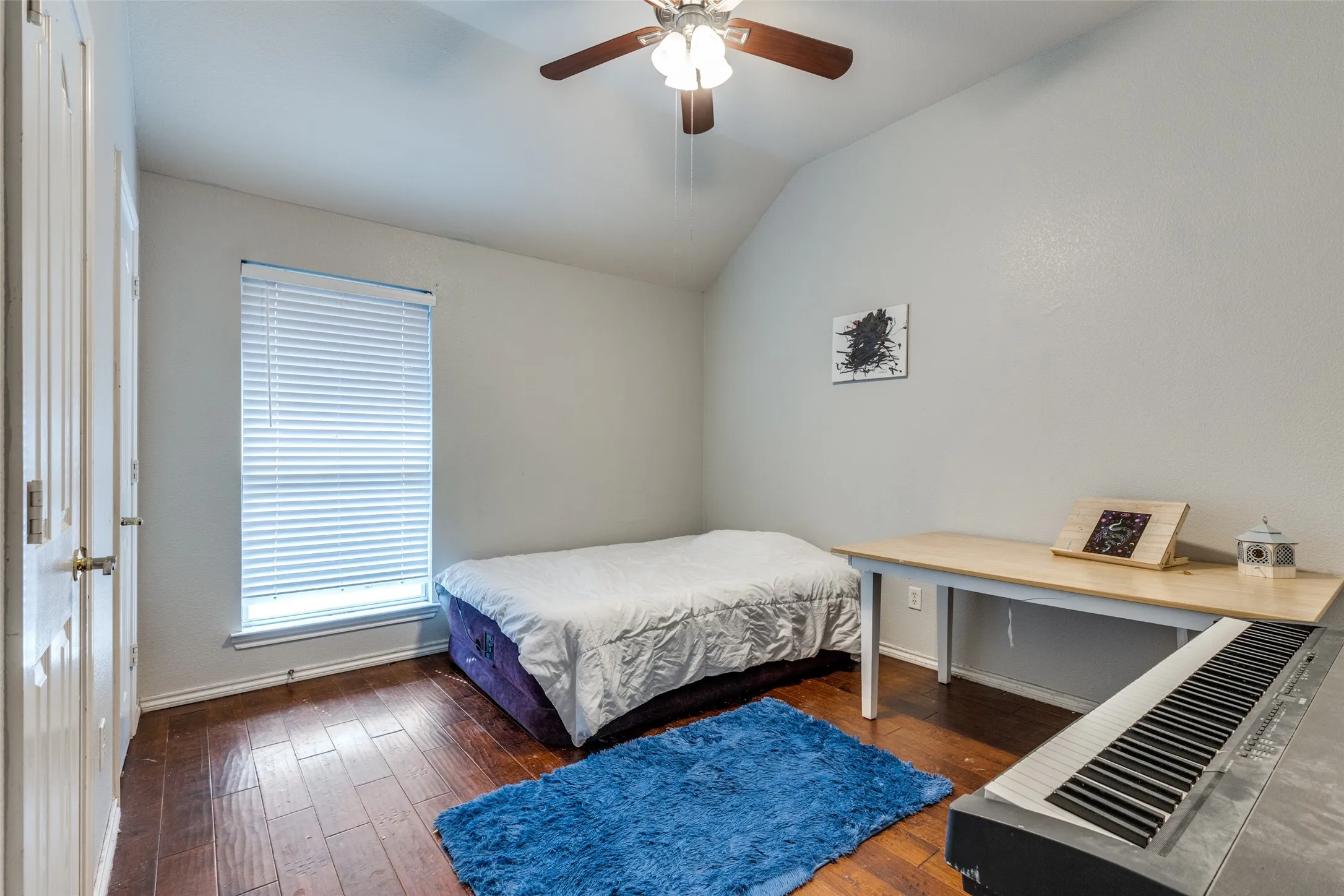 Single Family Residence For Sale in Tarrant County , 10812 Grayhawk Lane, Fort Worth, Texas 76244, 3 Bedroom, 2 Bathroom, 2 Garage spaces, 2,690 Sqft, built in 2002, mls#21318599, Real Estate Agent in Fort Worth, Homes For Sale in Tarrant county, Homes For Sale in Fort Worth, Realtor in Fort Worth Texas, Real Estate Brokerage Independent Realty Texas, Luminita Cordes Realtor