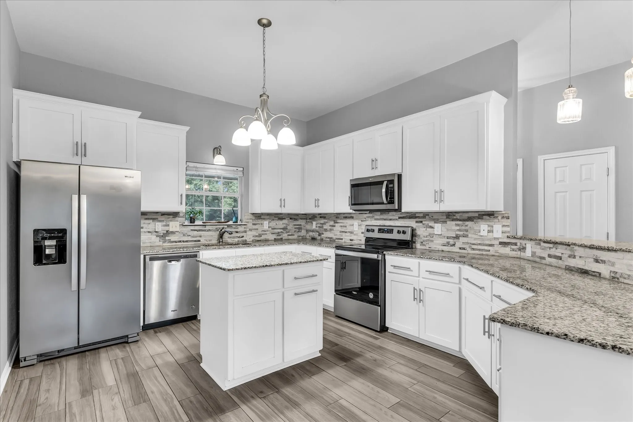 Single Family Residence For Sale in Bell County , 7 Market Loop, Morgans Point Resort, Texas 76513, 3 Bedroom, 2 Bathroom, Garage spaces, 1,605 Sqft, built in 2006, mls#21317626, Real Estate Agent in Morgans Point Resort, Homes For Sale in Bell county, Homes For Sale in Morgans Point Resort, Realtor in Morgans Point Resort Texas, Real Estate Brokerage Independent Realty Texas, Luminita Cordes Realtor