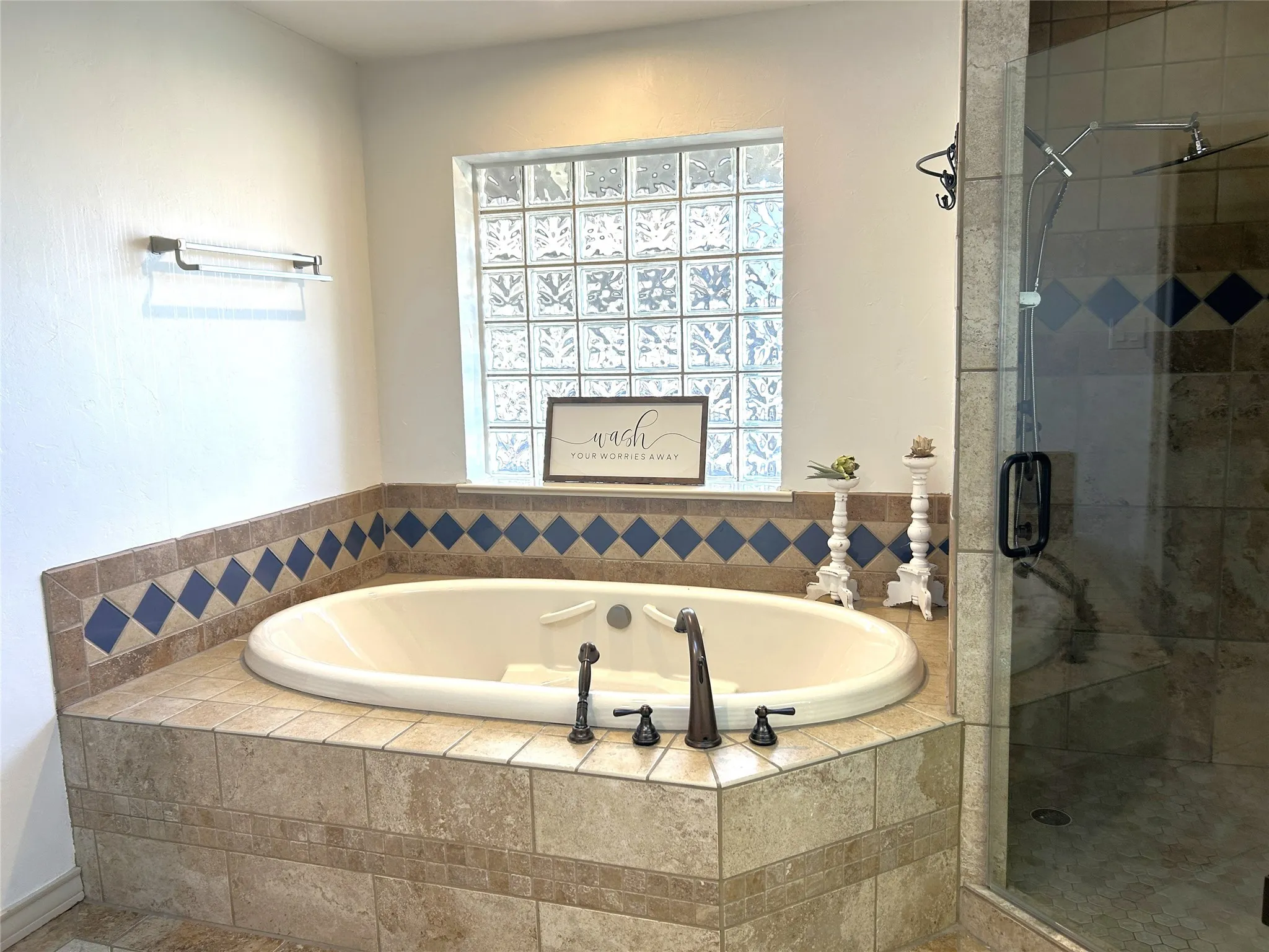 Retail For Sale in Johnson County , 6100 S Interstate 35 W, Alvarado, Texas 76009, 0, 0, Garage spaces, 0 Sqft, built in 1999, mls#21313042, Real Estate Agent in Alvarado, Homes For Sale in Johnson county, Homes For Sale in Alvarado, Realtor in Alvarado Texas, Real Estate Brokerage Independent Realty Texas, Luminita Cordes Realtor