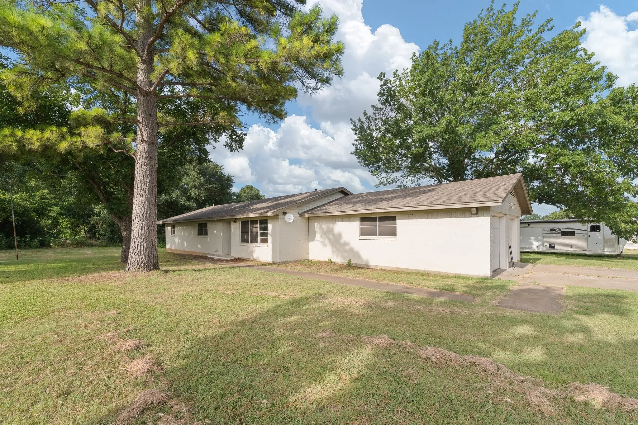 Retail For Sale in Johnson County , 6100 S Interstate 35 W, Alvarado, Texas 76009, 0, 0, Garage spaces, 0 Sqft, built in 1999, mls#21313042, Real Estate Agent in Alvarado, Homes For Sale in Johnson county, Homes For Sale in Alvarado, Realtor in Alvarado Texas, Real Estate Brokerage Independent Realty Texas, Luminita Cordes Realtor