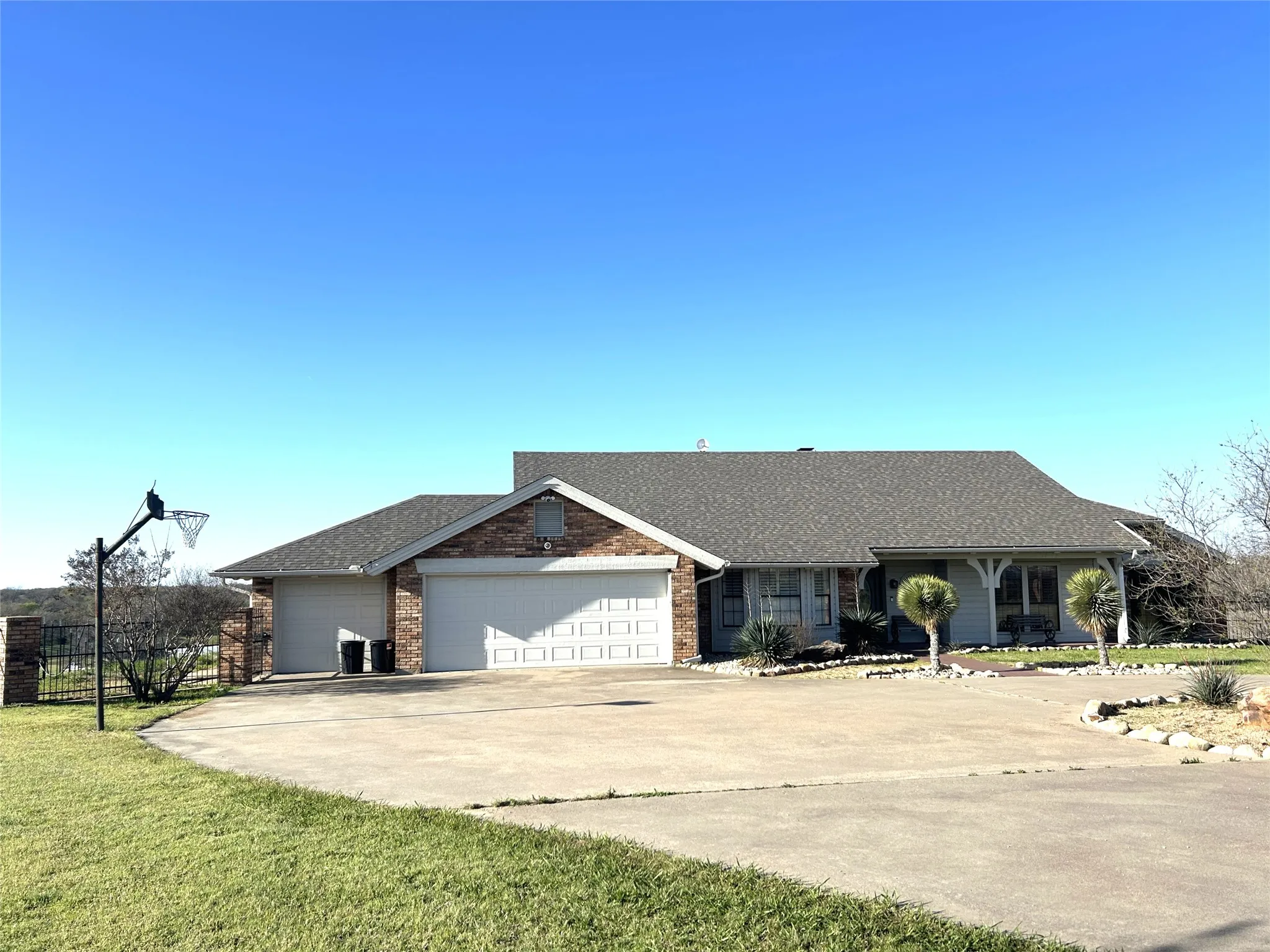 Retail For Sale in Johnson County , 6100 S Interstate 35 W, Alvarado, Texas 76009, 0, 0, Garage spaces, 0 Sqft, built in 1999, mls#21313042, Real Estate Agent in Alvarado, Homes For Sale in Johnson county, Homes For Sale in Alvarado, Realtor in Alvarado Texas, Real Estate Brokerage Independent Realty Texas, Luminita Cordes Realtor