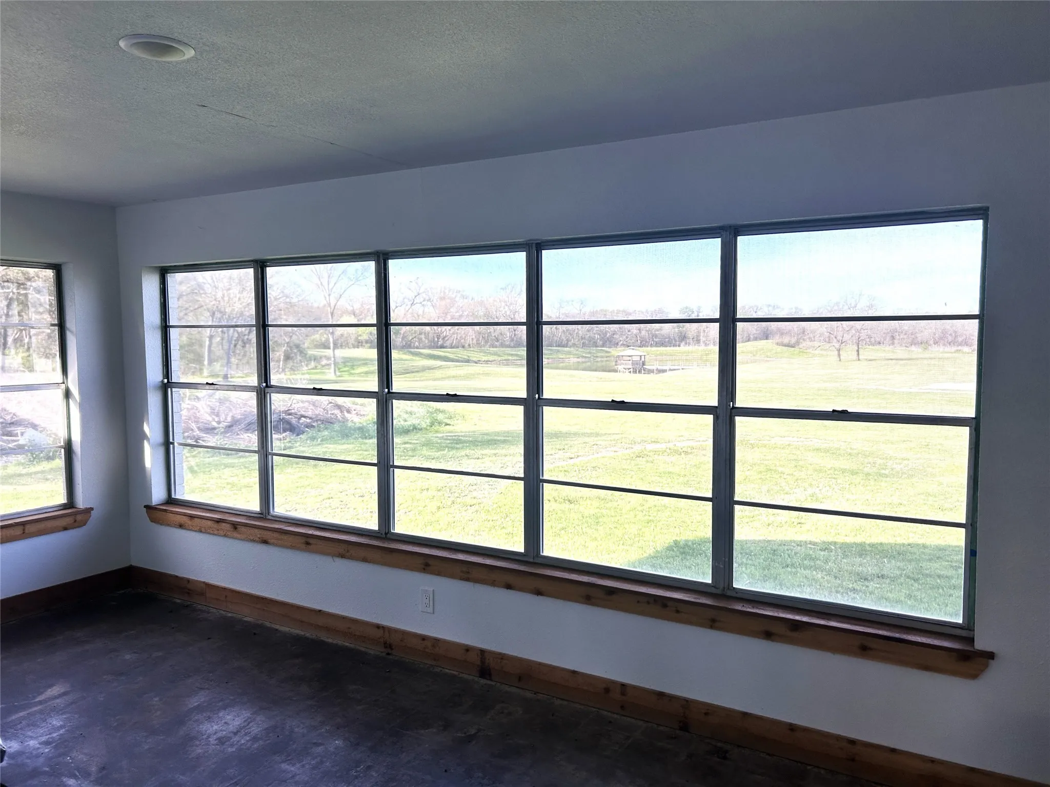Retail For Sale in Johnson County , 6100 S Interstate 35 W, Alvarado, Texas 76009, 0, 0, Garage spaces, 0 Sqft, built in 1999, mls#21313042, Real Estate Agent in Alvarado, Homes For Sale in Johnson county, Homes For Sale in Alvarado, Realtor in Alvarado Texas, Real Estate Brokerage Independent Realty Texas, Luminita Cordes Realtor