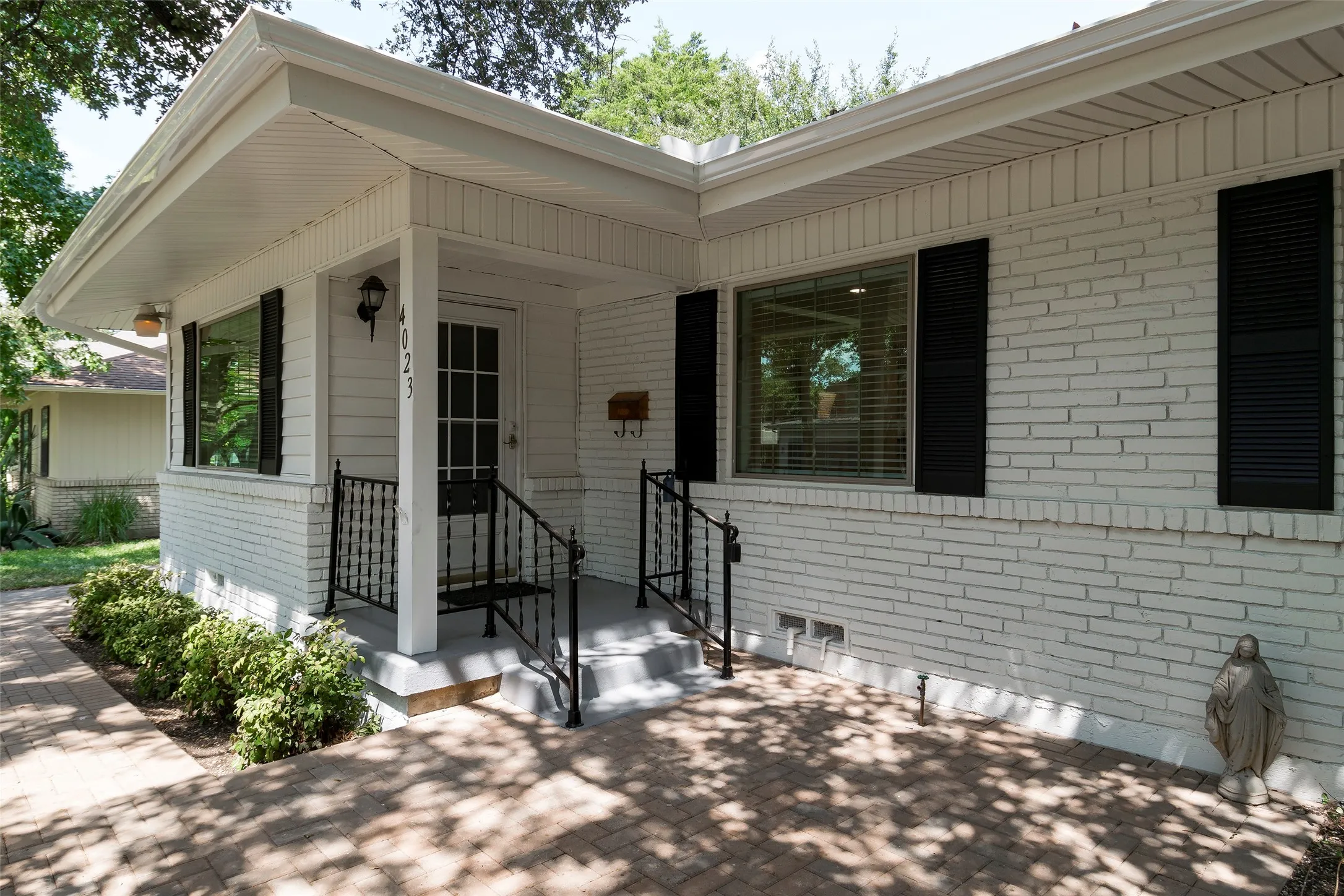 Single Family Residence For Rent in Dallas County , 4023 Park Lane, Dallas, Texas 75220, 3 Bedroom, 1 Bathroom, 1 Garage spaces, 1,222 Sqft, built in 1952, mls#21318634, Real Estate Agent in Dallas, Homes For Rent in Dallas county, Homes For Rent in Dallas, Realtor in Dallas Texas, Real Estate Brokerage Independent Realty Texas, Luminita Cordes Realtor