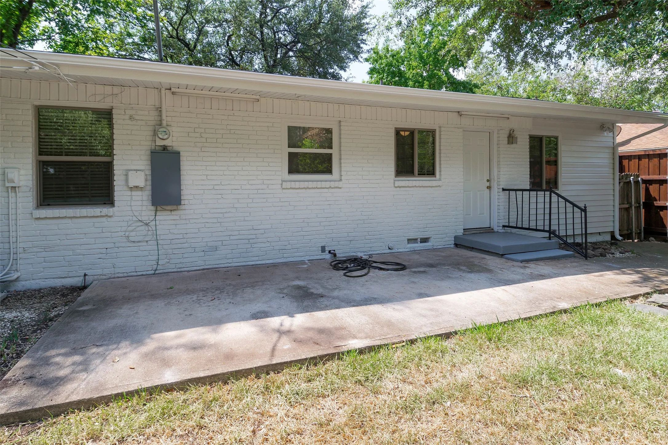 Single Family Residence For Rent in Dallas County , 4023 Park Lane, Dallas, Texas 75220, 3 Bedroom, 1 Bathroom, 1 Garage spaces, 1,222 Sqft, built in 1952, mls#21318634, Real Estate Agent in Dallas, Homes For Rent in Dallas county, Homes For Rent in Dallas, Realtor in Dallas Texas, Real Estate Brokerage Independent Realty Texas, Luminita Cordes Realtor