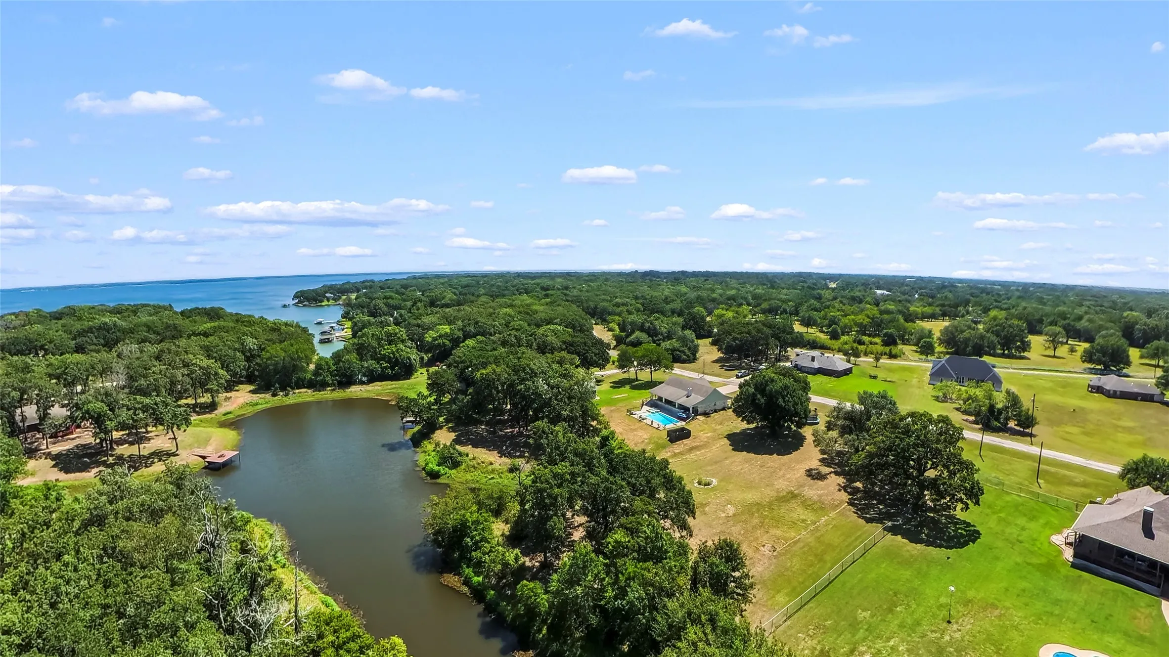 Single Family Residence For Sale in Freestone County , 151 Tall Oaks, Streetman, Texas 75859, 3 Bedroom, 2 Bathroom, 2 Garage spaces, 1,775 Sqft, built in 2016, mls#21318537, Real Estate Agent in Streetman, Homes For Sale in Freestone county, Homes For Sale in Streetman, Realtor in Streetman Texas, Real Estate Brokerage Independent Realty Texas, Luminita Cordes Realtor