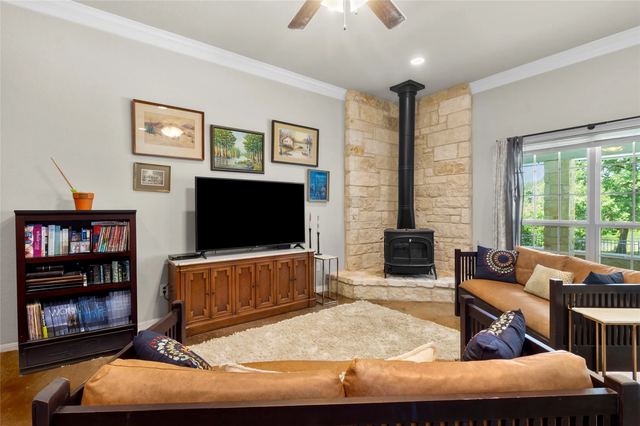 Single Family Residence For Sale in Freestone County , 151 Tall Oaks, Streetman, Texas 75859, 3 Bedroom, 2 Bathroom, 2 Garage spaces, 1,775 Sqft, built in 2016, mls#21318537, Real Estate Agent in Streetman, Homes For Sale in Freestone county, Homes For Sale in Streetman, Realtor in Streetman Texas, Real Estate Brokerage Independent Realty Texas, Luminita Cordes Realtor