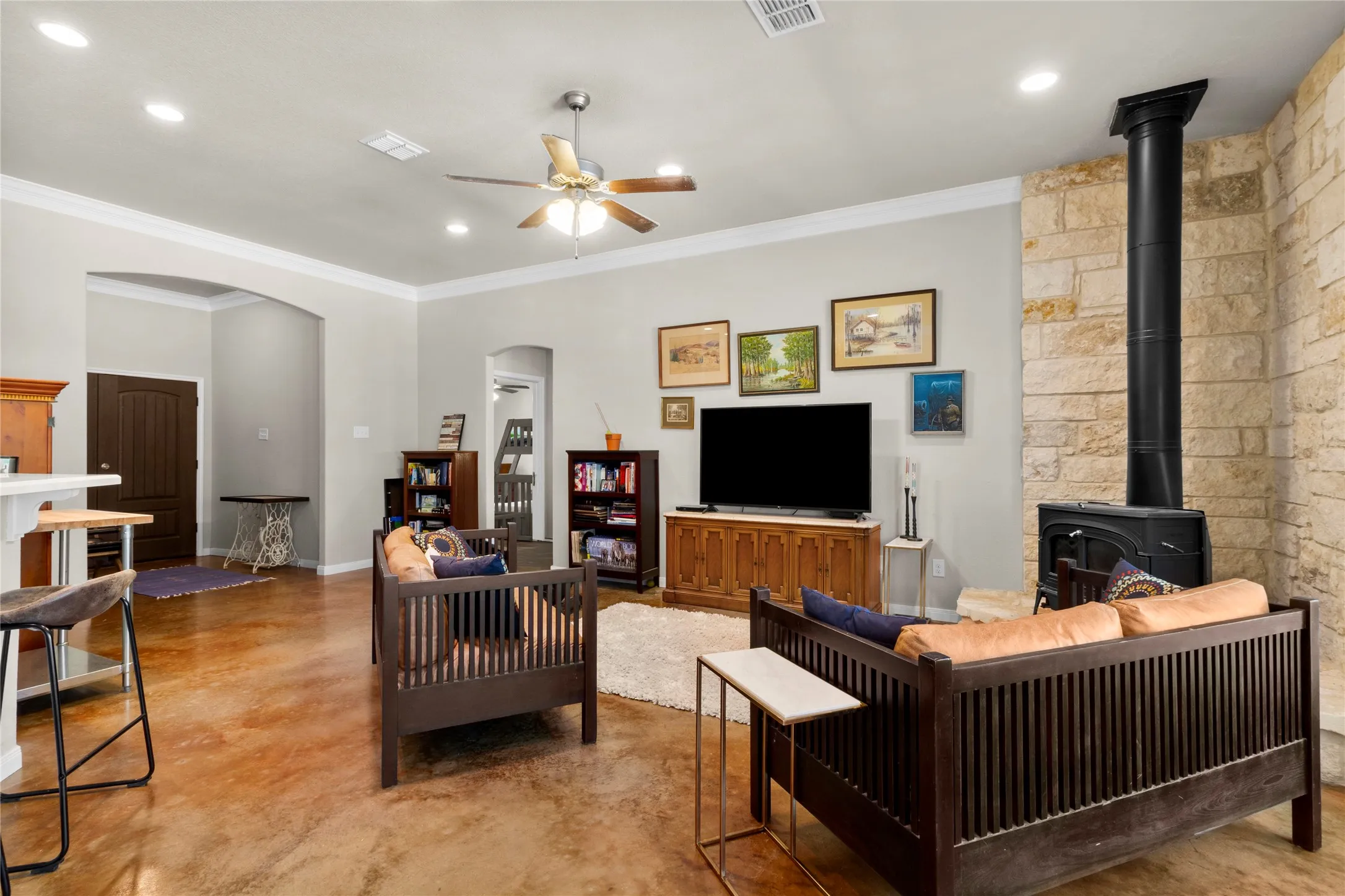 Single Family Residence For Sale in Freestone County , 151 Tall Oaks, Streetman, Texas 75859, 3 Bedroom, 2 Bathroom, 2 Garage spaces, 1,775 Sqft, built in 2016, mls#21318537, Real Estate Agent in Streetman, Homes For Sale in Freestone county, Homes For Sale in Streetman, Realtor in Streetman Texas, Real Estate Brokerage Independent Realty Texas, Luminita Cordes Realtor