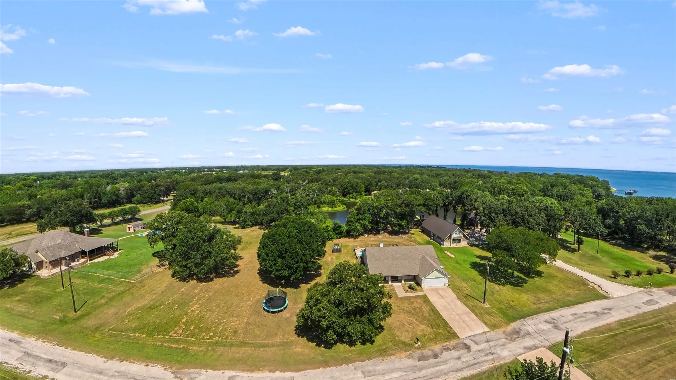 Single Family Residence For Sale in Freestone County , 151 Tall Oaks, Streetman, Texas 75859, 3 Bedroom, 2 Bathroom, 2 Garage spaces, 1,775 Sqft, built in 2016, mls#21318537, Real Estate Agent in Streetman, Homes For Sale in Freestone county, Homes For Sale in Streetman, Realtor in Streetman Texas, Real Estate Brokerage Independent Realty Texas, Luminita Cordes Realtor