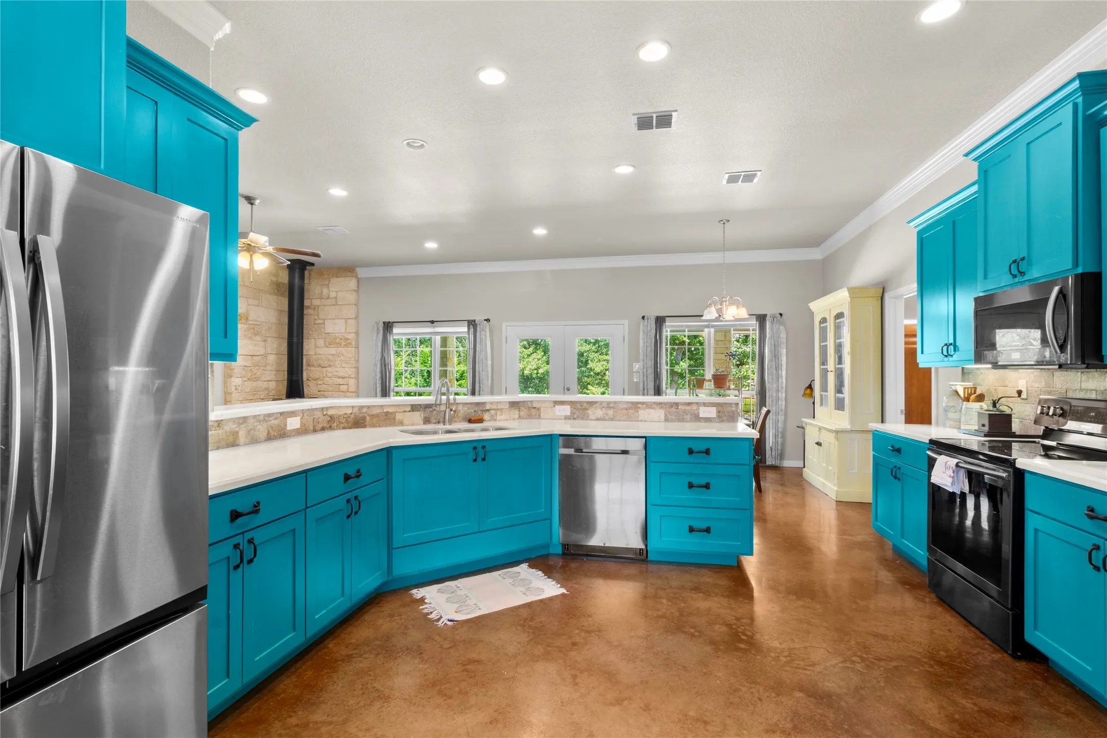 Single Family Residence For Sale in Freestone County , 151 Tall Oaks, Streetman, Texas 75859, 3 Bedroom, 2 Bathroom, 2 Garage spaces, 1,775 Sqft, built in 2016, mls#21318537, Real Estate Agent in Streetman, Homes For Sale in Freestone county, Homes For Sale in Streetman, Realtor in Streetman Texas, Real Estate Brokerage Independent Realty Texas, Luminita Cordes Realtor