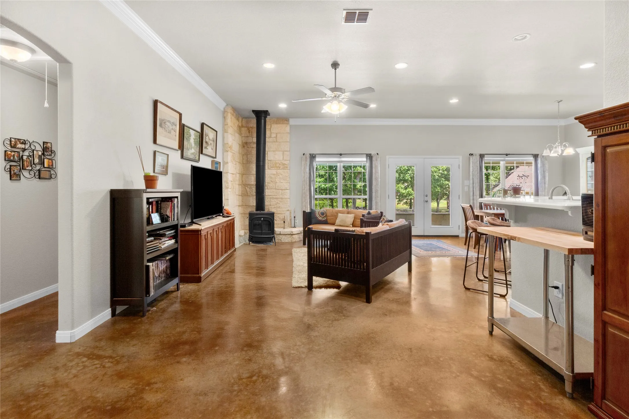 Single Family Residence For Sale in Freestone County , 151 Tall Oaks, Streetman, Texas 75859, 3 Bedroom, 2 Bathroom, 2 Garage spaces, 1,775 Sqft, built in 2016, mls#21318537, Real Estate Agent in Streetman, Homes For Sale in Freestone county, Homes For Sale in Streetman, Realtor in Streetman Texas, Real Estate Brokerage Independent Realty Texas, Luminita Cordes Realtor