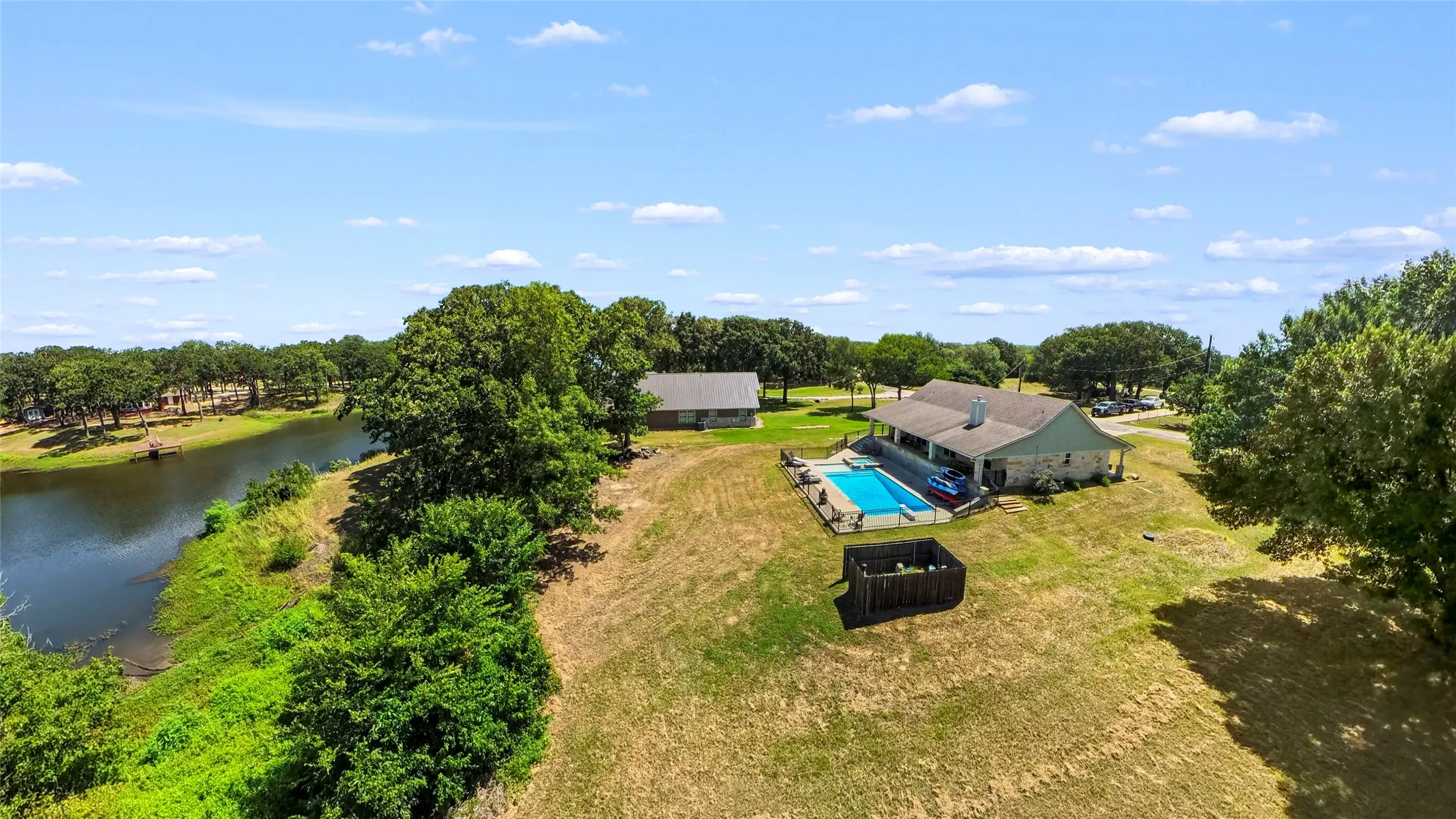 Single Family Residence For Sale in Freestone County , 151 Tall Oaks, Streetman, Texas 75859, 3 Bedroom, 2 Bathroom, 2 Garage spaces, 1,775 Sqft, built in 2016, mls#21318537, Real Estate Agent in Streetman, Homes For Sale in Freestone county, Homes For Sale in Streetman, Realtor in Streetman Texas, Real Estate Brokerage Independent Realty Texas, Luminita Cordes Realtor