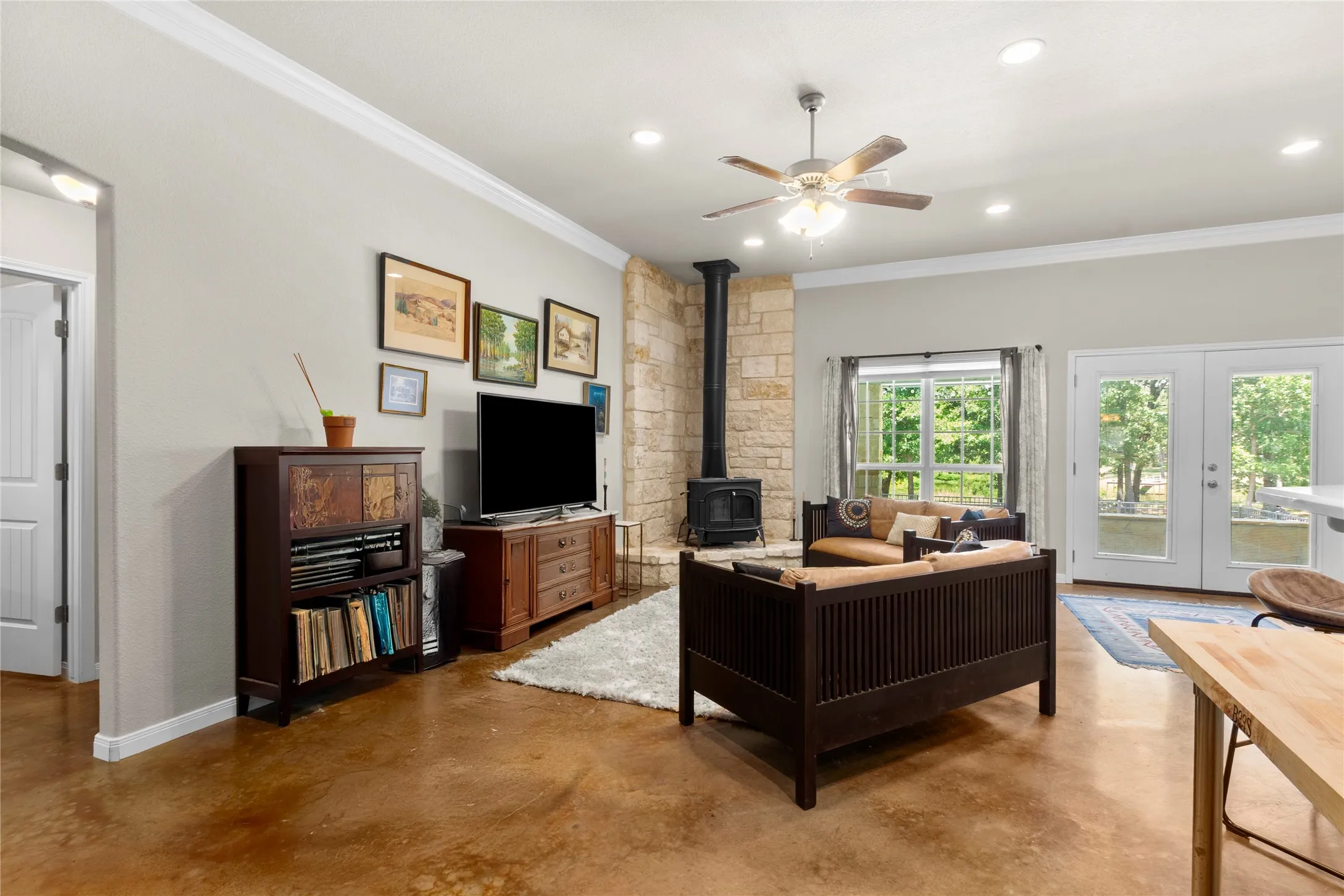 Single Family Residence For Sale in Freestone County , 151 Tall Oaks, Streetman, Texas 75859, 3 Bedroom, 2 Bathroom, 2 Garage spaces, 1,775 Sqft, built in 2016, mls#21318537, Real Estate Agent in Streetman, Homes For Sale in Freestone county, Homes For Sale in Streetman, Realtor in Streetman Texas, Real Estate Brokerage Independent Realty Texas, Luminita Cordes Realtor