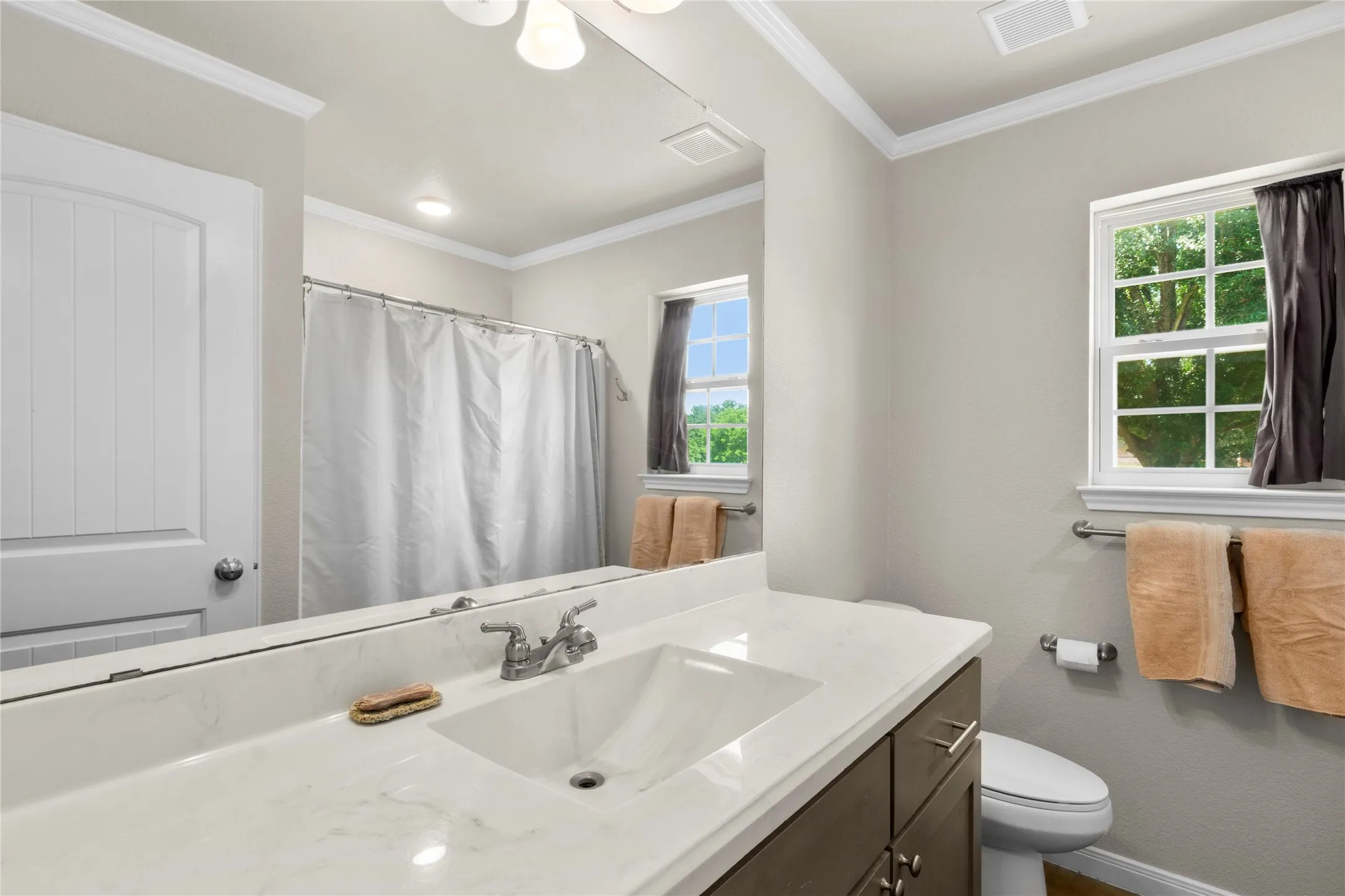 Single Family Residence For Sale in Freestone County , 151 Tall Oaks, Streetman, Texas 75859, 3 Bedroom, 2 Bathroom, 2 Garage spaces, 1,775 Sqft, built in 2016, mls#21318537, Real Estate Agent in Streetman, Homes For Sale in Freestone county, Homes For Sale in Streetman, Realtor in Streetman Texas, Real Estate Brokerage Independent Realty Texas, Luminita Cordes Realtor