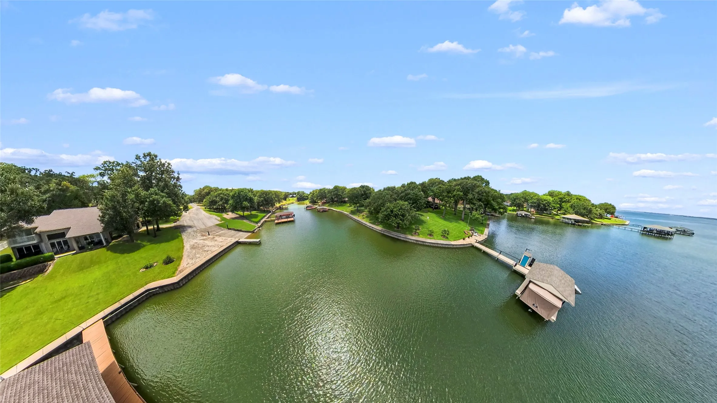 Single Family Residence For Sale in Freestone County , 151 Tall Oaks, Streetman, Texas 75859, 3 Bedroom, 2 Bathroom, 2 Garage spaces, 1,775 Sqft, built in 2016, mls#21318537, Real Estate Agent in Streetman, Homes For Sale in Freestone county, Homes For Sale in Streetman, Realtor in Streetman Texas, Real Estate Brokerage Independent Realty Texas, Luminita Cordes Realtor