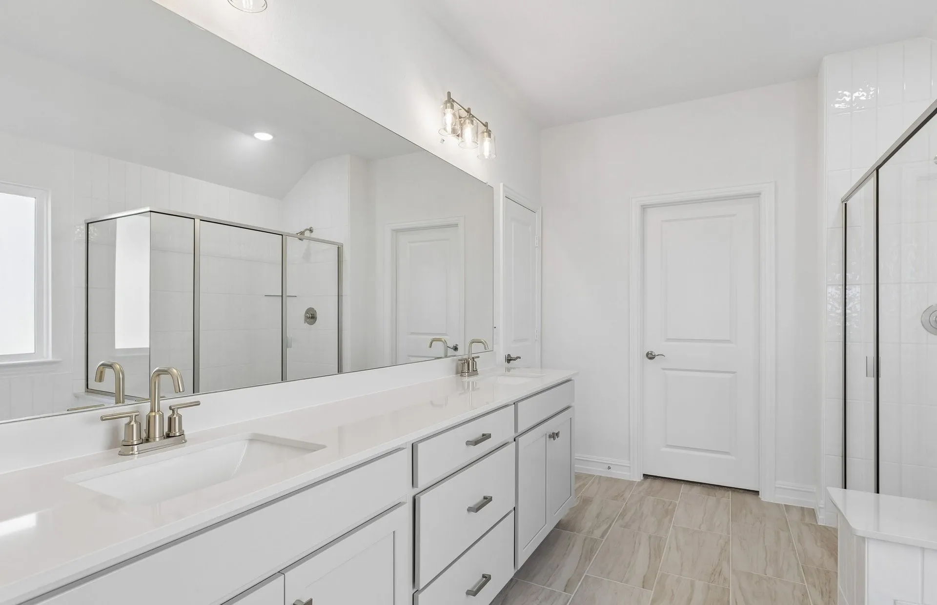 Double vanity in primary bath