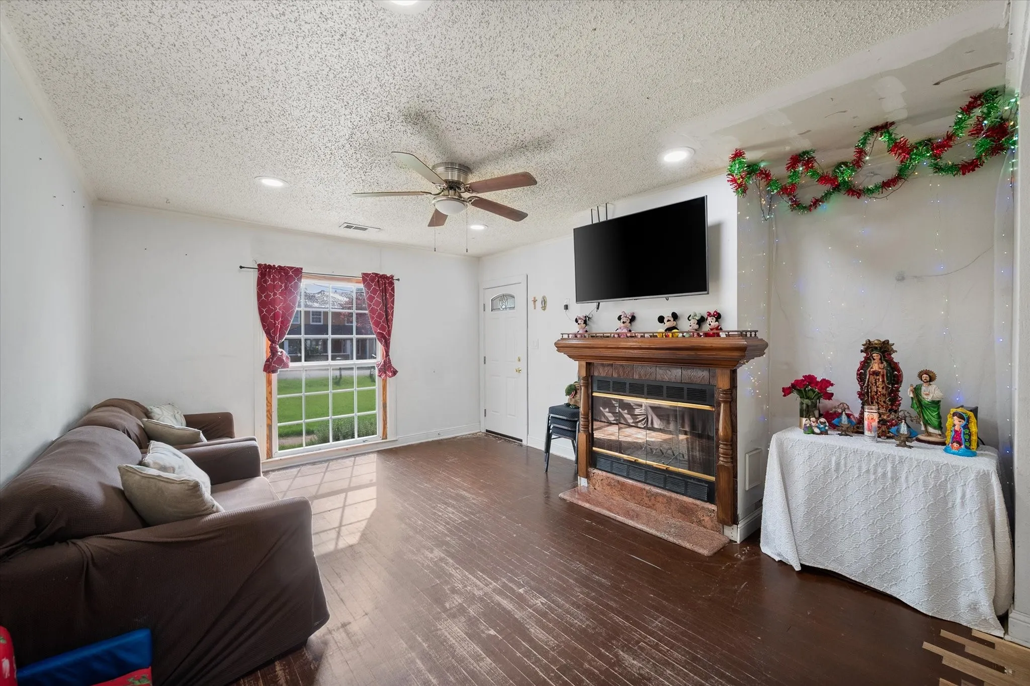 Single Family Residence For Sale in Dallas County , 205 fannin Street, Hutchins, Texas 75141, 4 Bedroom, 1 Bathroom, Garage spaces, 1,271 Sqft, built in 1936, mls#21318656, Real Estate Agent in Hutchins, Homes For Sale in Dallas county, Homes For Sale in Hutchins, Realtor in Hutchins Texas, Real Estate Brokerage Independent Realty Texas, Luminita Cordes Realtor