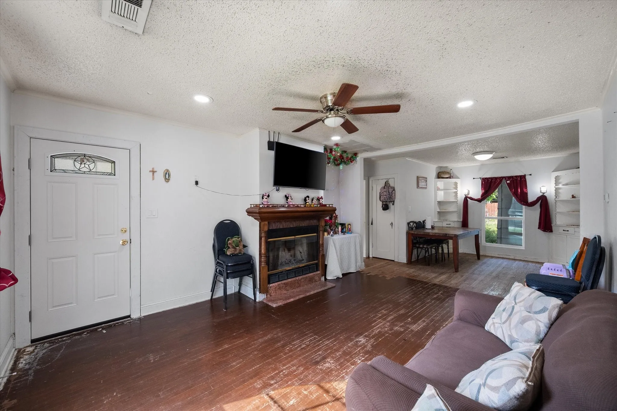 Single Family Residence For Sale in Dallas County , 205 fannin Street, Hutchins, Texas 75141, 4 Bedroom, 1 Bathroom, Garage spaces, 1,271 Sqft, built in 1936, mls#21318656, Real Estate Agent in Hutchins, Homes For Sale in Dallas county, Homes For Sale in Hutchins, Realtor in Hutchins Texas, Real Estate Brokerage Independent Realty Texas, Luminita Cordes Realtor