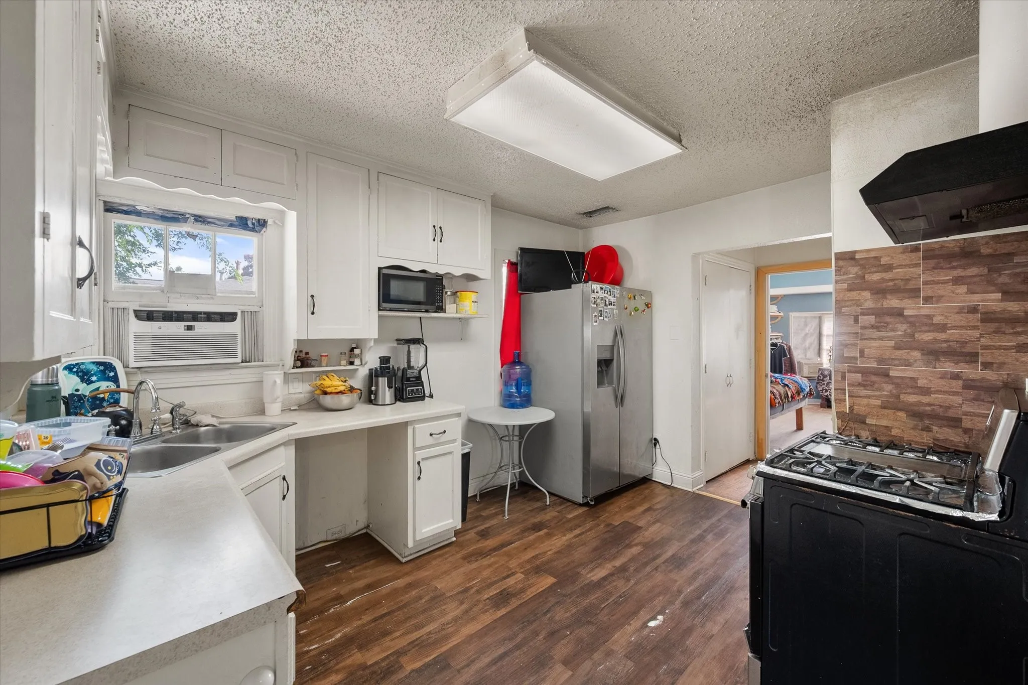 Single Family Residence For Sale in Dallas County , 205 fannin Street, Hutchins, Texas 75141, 4 Bedroom, 1 Bathroom, Garage spaces, 1,271 Sqft, built in 1936, mls#21318656, Real Estate Agent in Hutchins, Homes For Sale in Dallas county, Homes For Sale in Hutchins, Realtor in Hutchins Texas, Real Estate Brokerage Independent Realty Texas, Luminita Cordes Realtor