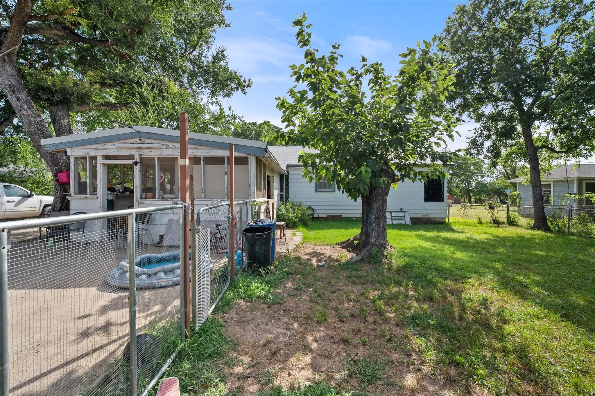 Single Family Residence For Sale in Dallas County , 205 fannin Street, Hutchins, Texas 75141, 4 Bedroom, 1 Bathroom, Garage spaces, 1,271 Sqft, built in 1936, mls#21318656, Real Estate Agent in Hutchins, Homes For Sale in Dallas county, Homes For Sale in Hutchins, Realtor in Hutchins Texas, Real Estate Brokerage Independent Realty Texas, Luminita Cordes Realtor