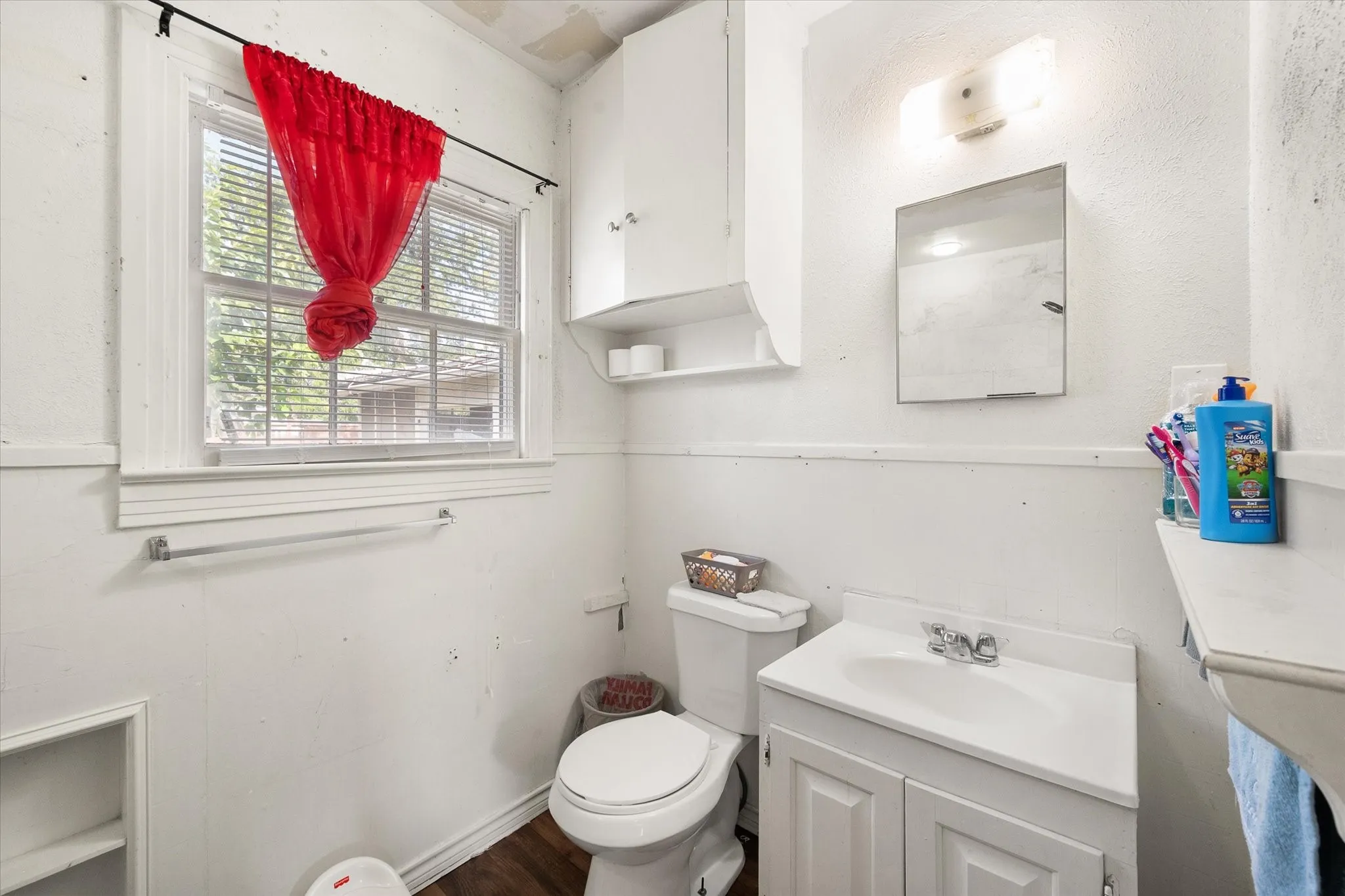 Single Family Residence For Sale in Dallas County , 205 fannin Street, Hutchins, Texas 75141, 4 Bedroom, 1 Bathroom, Garage spaces, 1,271 Sqft, built in 1936, mls#21318656, Real Estate Agent in Hutchins, Homes For Sale in Dallas county, Homes For Sale in Hutchins, Realtor in Hutchins Texas, Real Estate Brokerage Independent Realty Texas, Luminita Cordes Realtor
